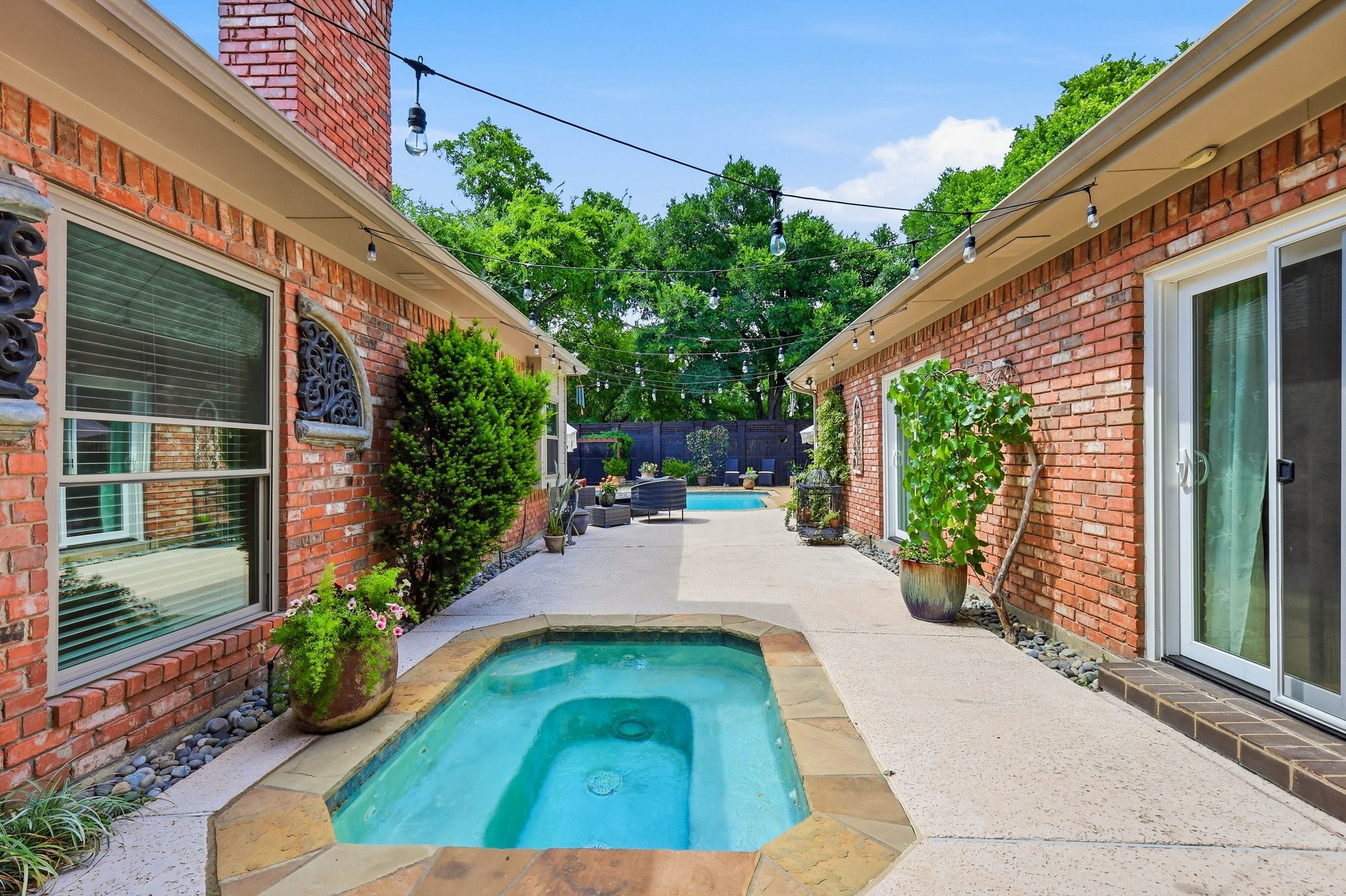14917 Oaks North Drive Addison TX 75254
