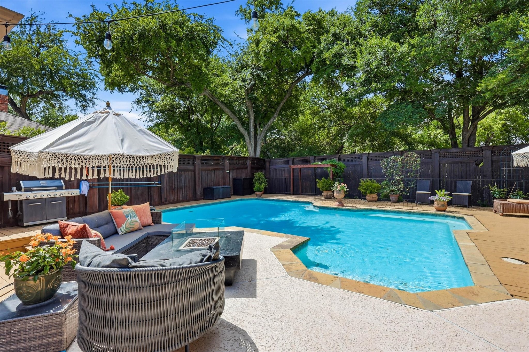 14917 Oaks North Drive Addison TX 75254
