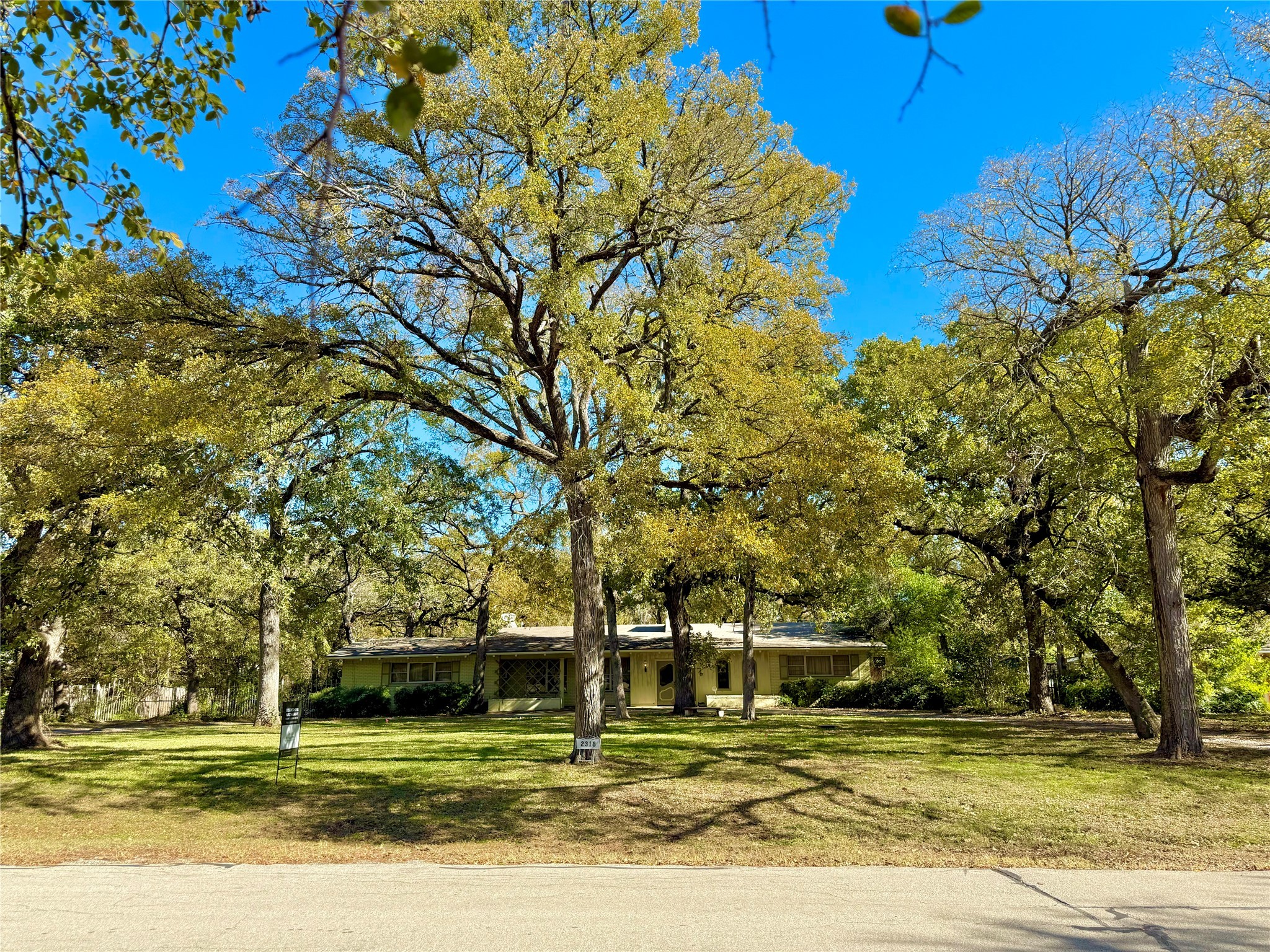 2318 Ingleside Drive Grand Prairie TX 75050