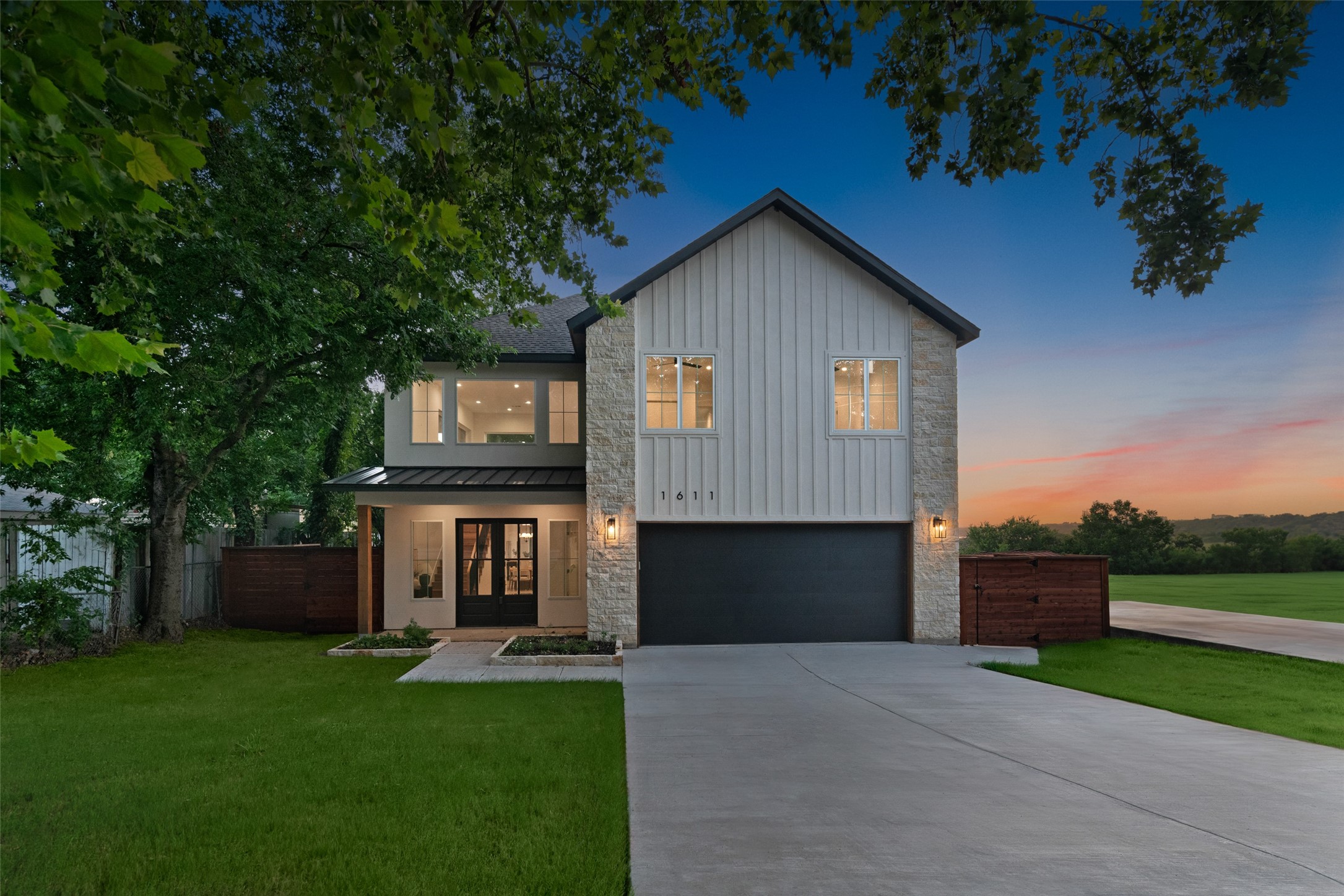1611 Nancy River Oaks TX 76114