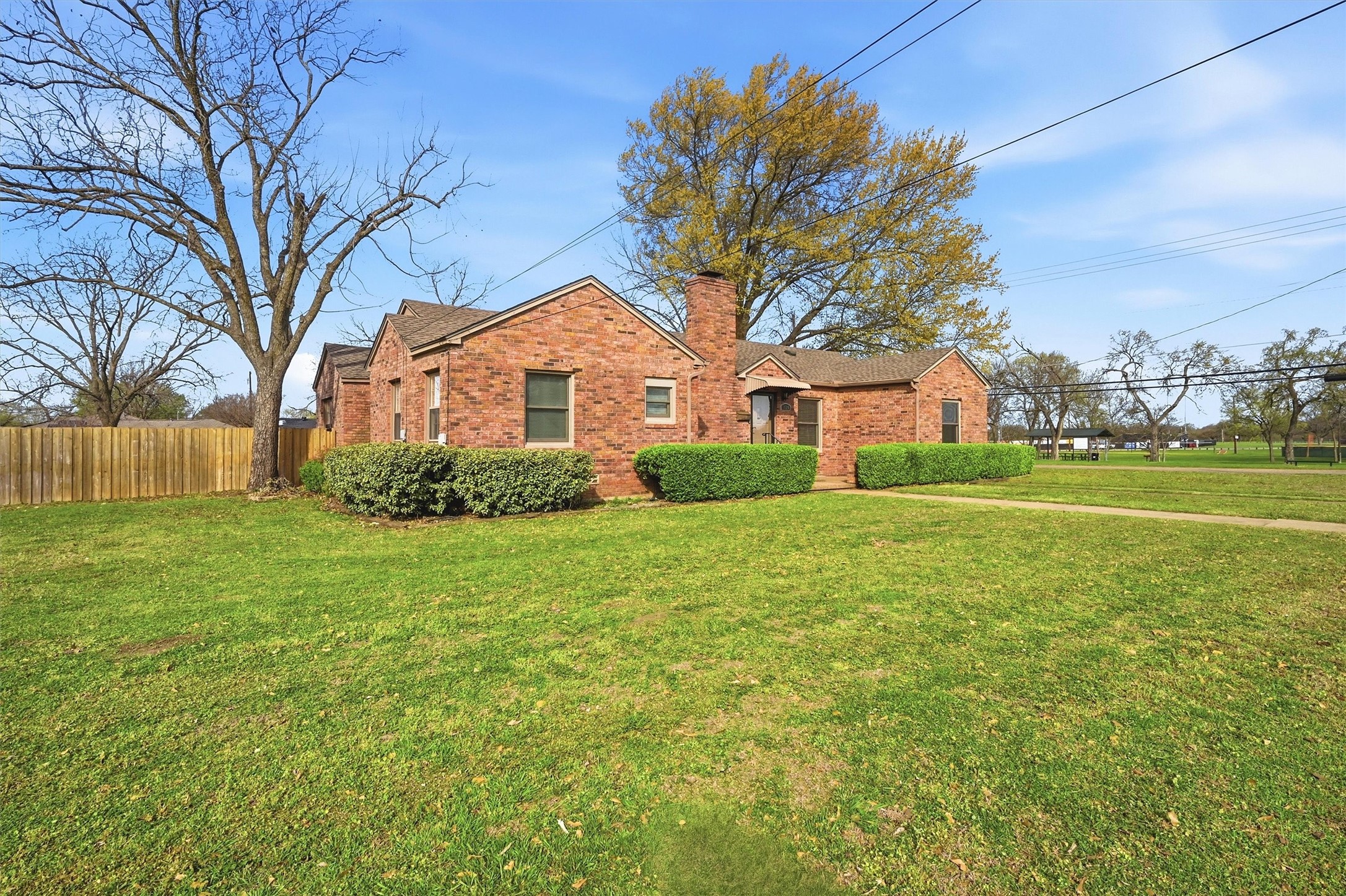1824 N Binkley Street Sherman TX 75092