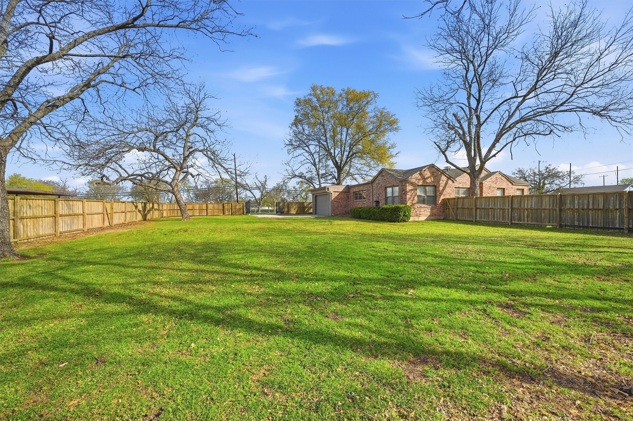1824 N Binkley Street Sherman TX 75092