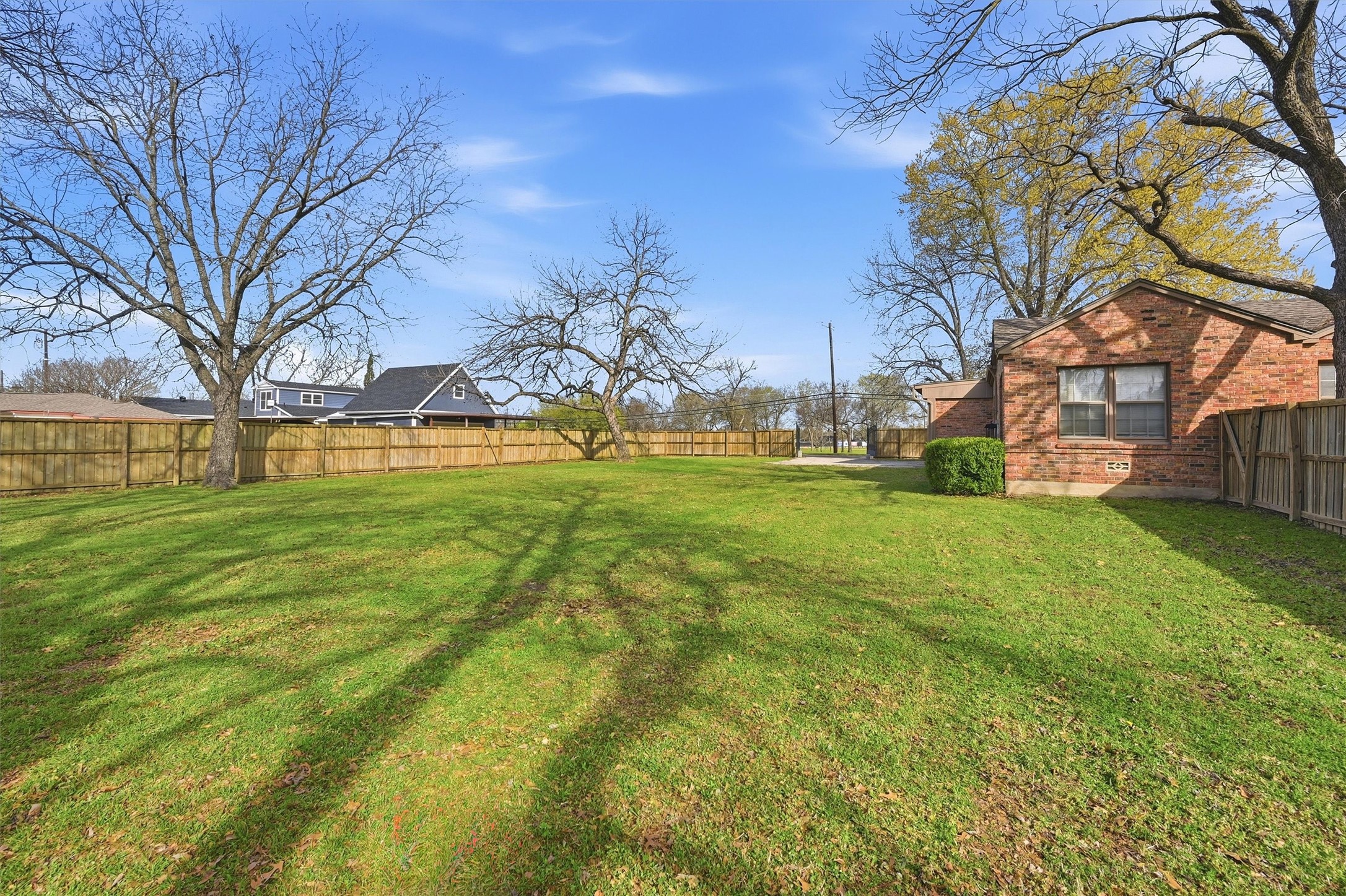 1824 N Binkley Street Sherman TX 75092