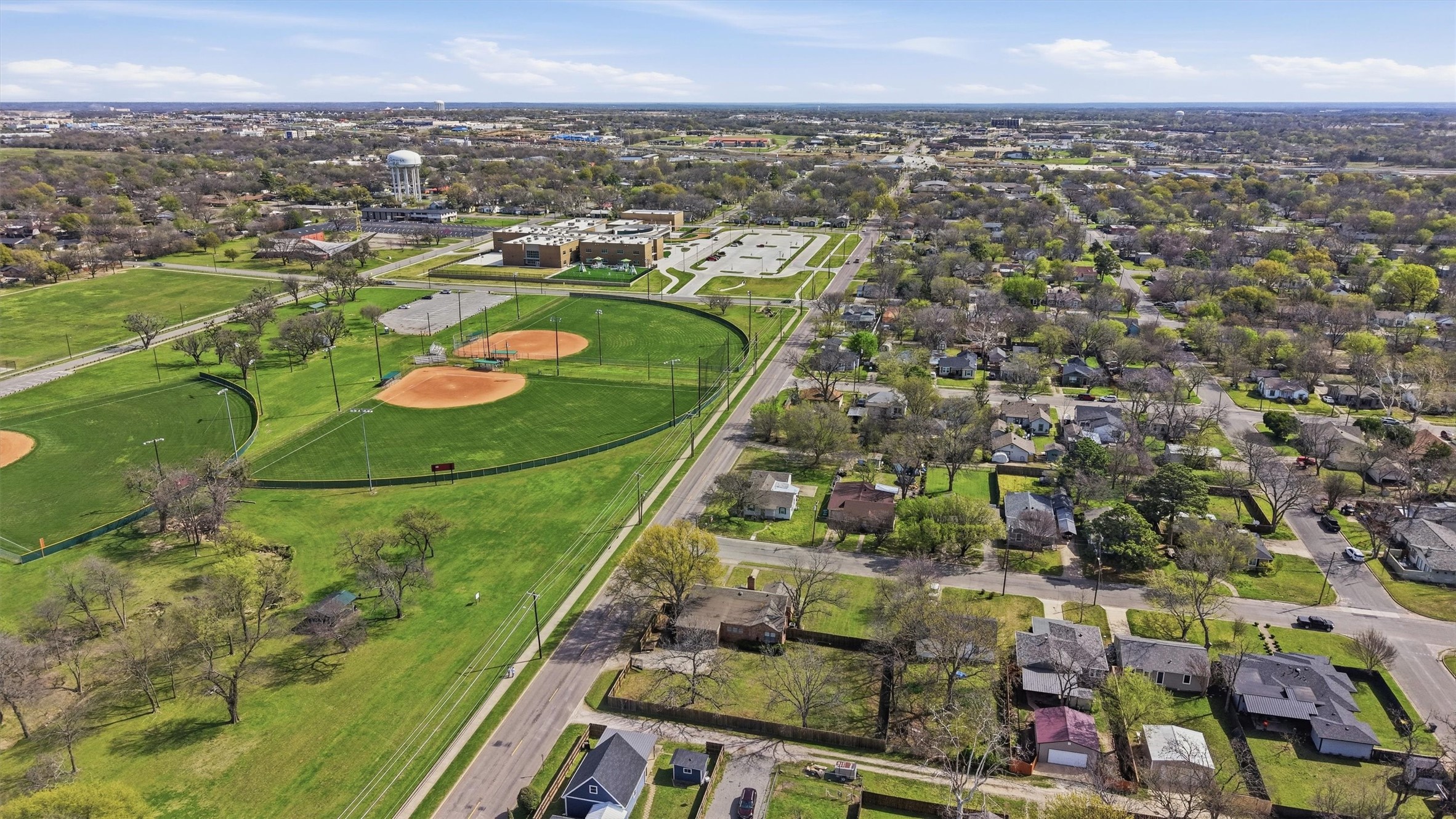 1824 N Binkley Street Sherman TX 75092