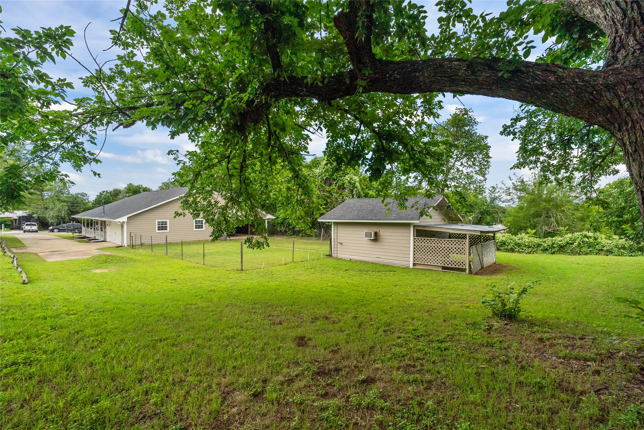 301 E 2nd Street Weatherford TX 76086