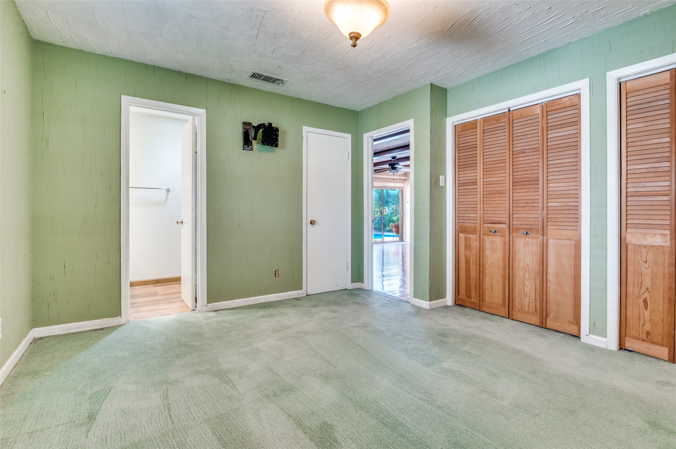 3324 Cardinal Lane Irving TX 75062