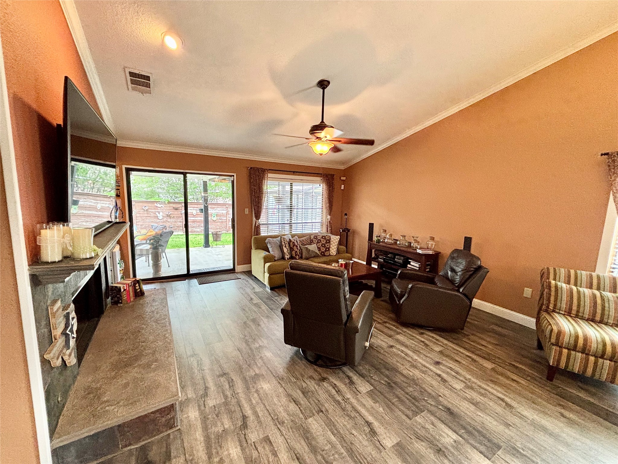 225 California Drive Glenn Heights TX 75154