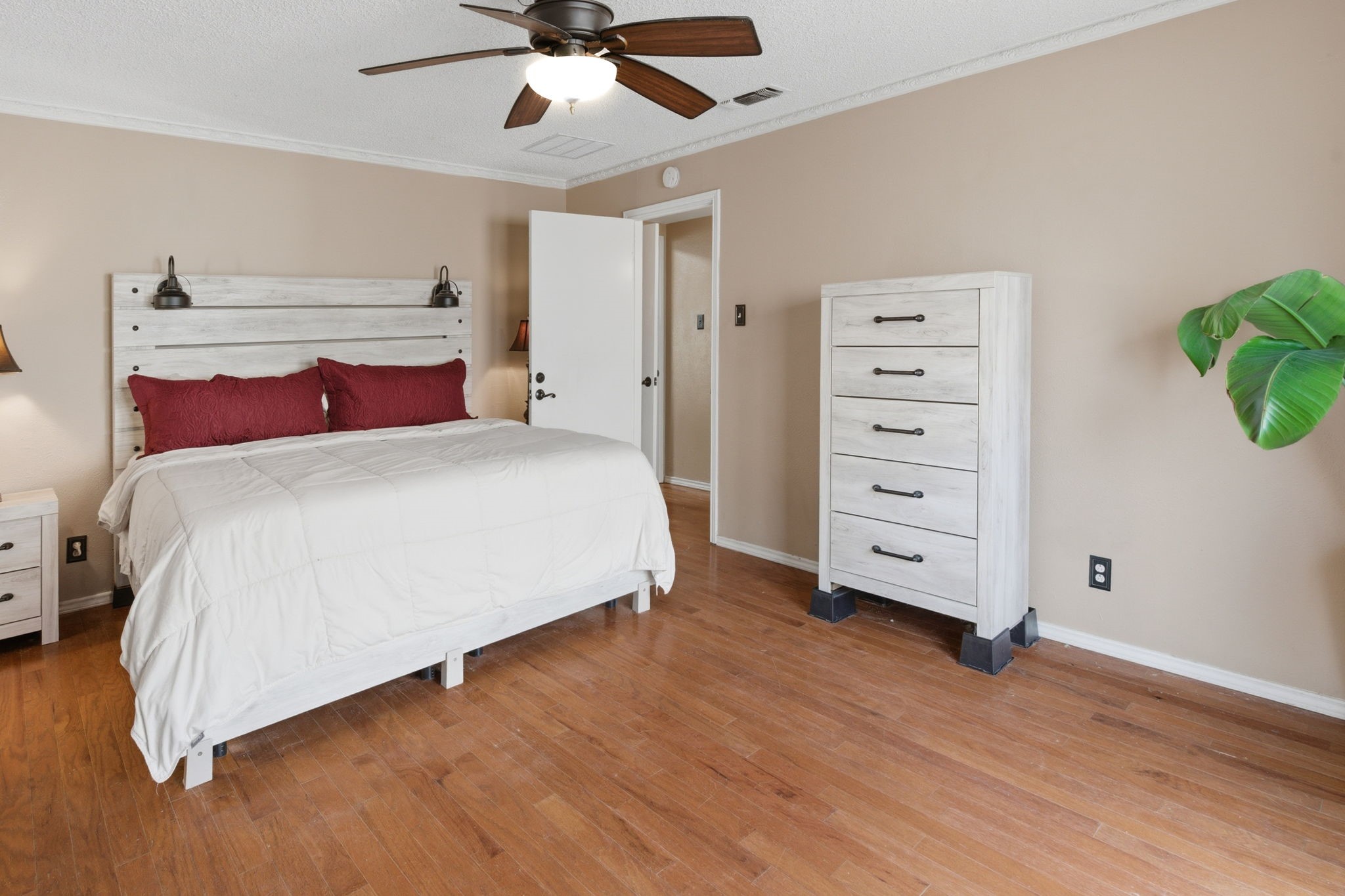 1025 Hampshire Lane Carrollton TX 75007