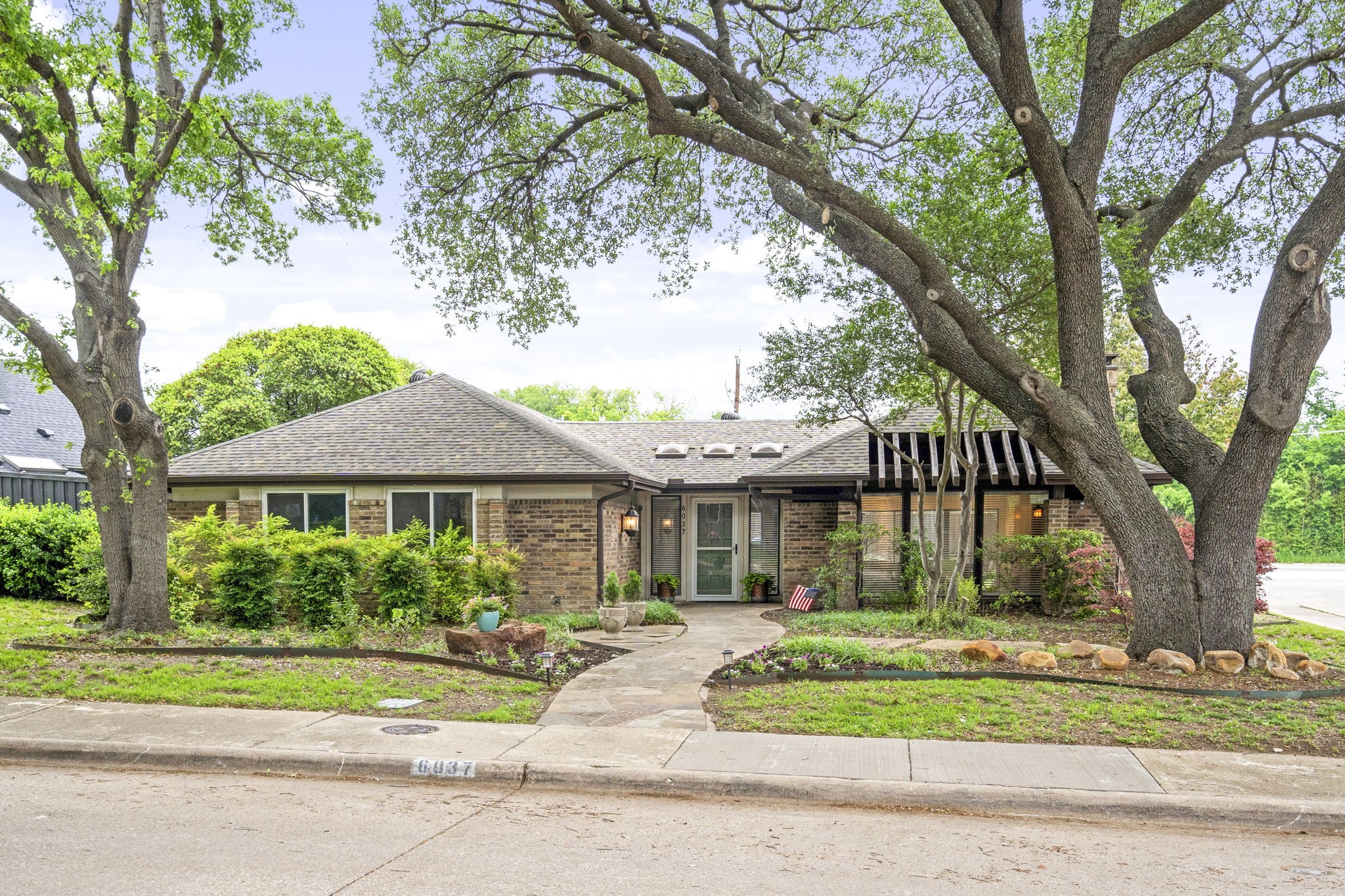 6037 Timber Creek Lane Dallas TX 75248