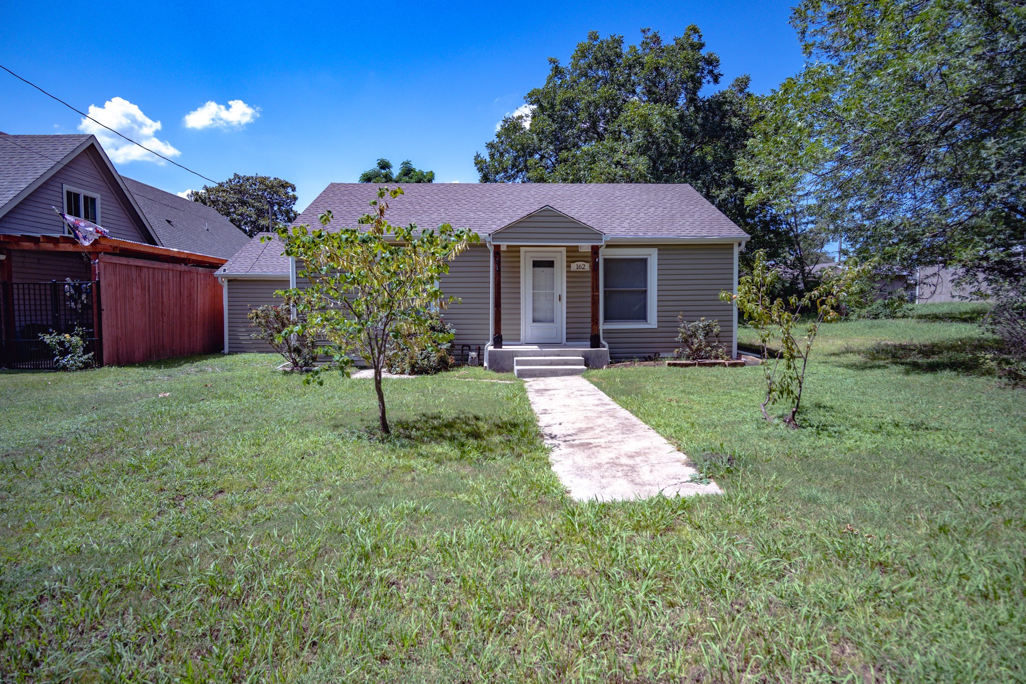 162 W Shreveport Street Van Alstyne TX 75495