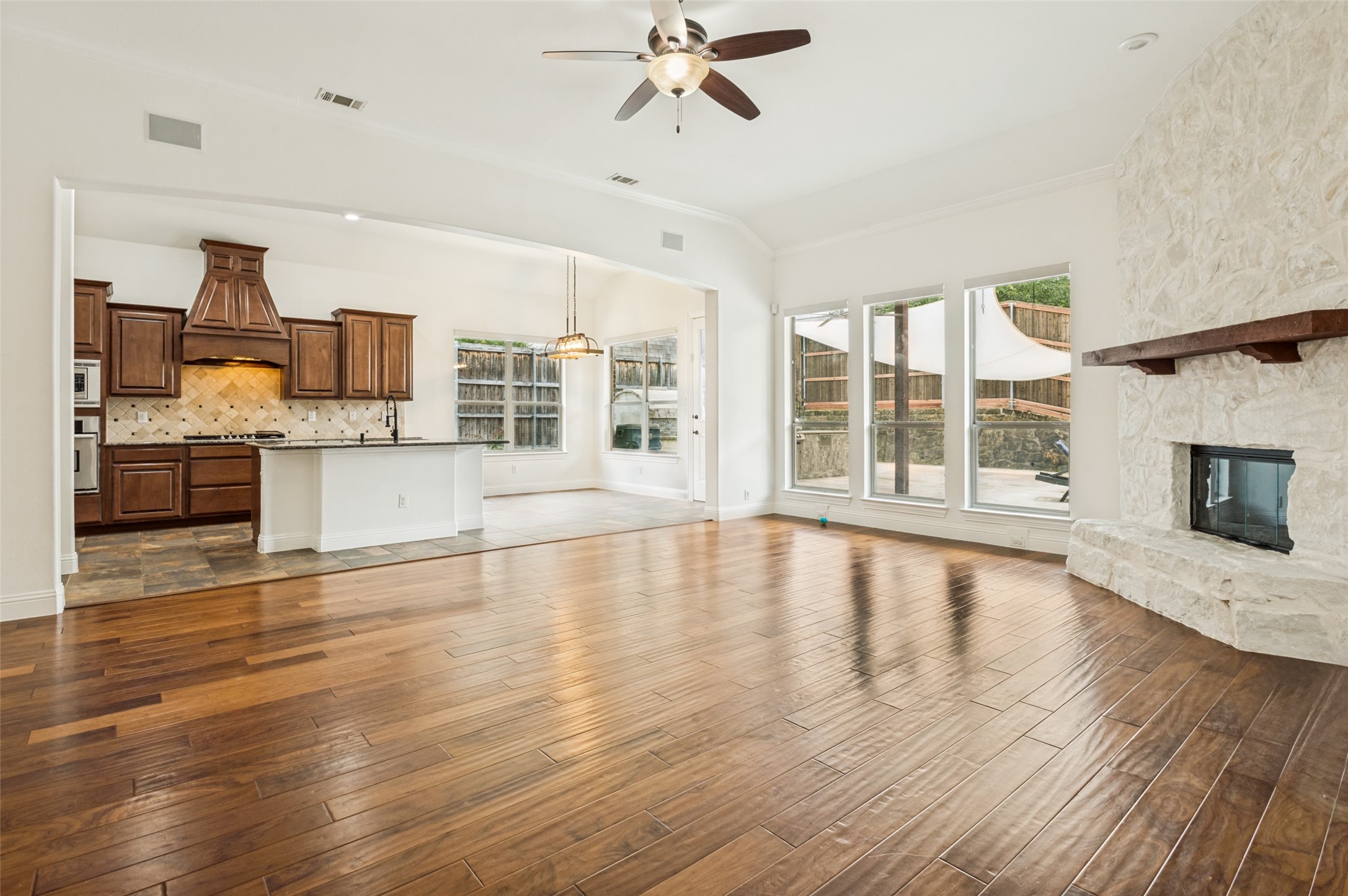 6734 Trailblazer Way Dallas TX 75236