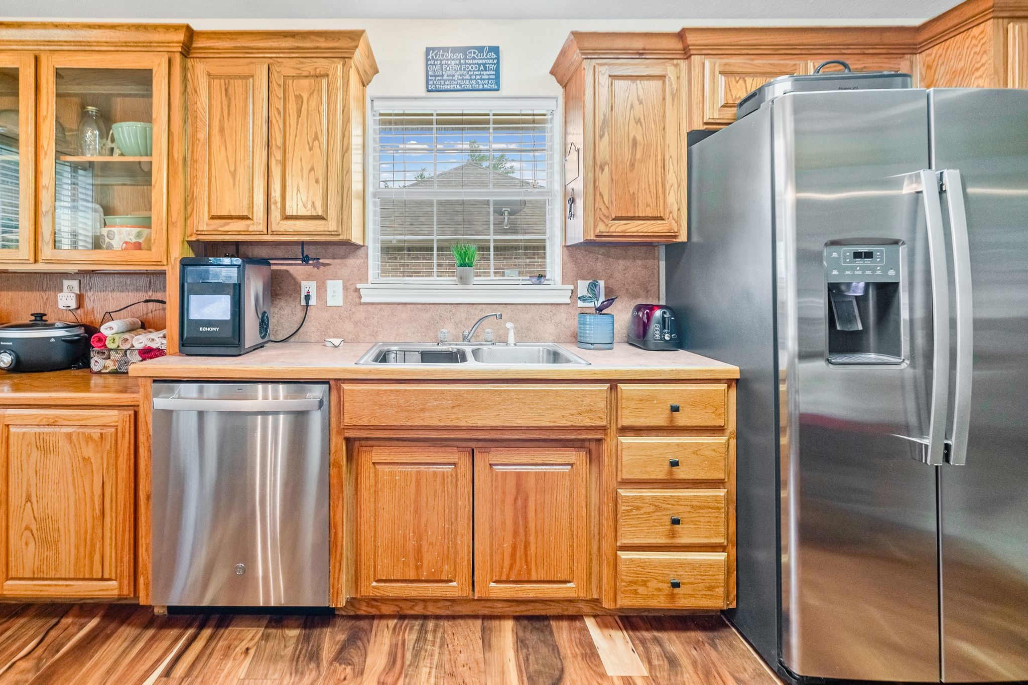 712 S Grand Street Wolfe City TX 75496