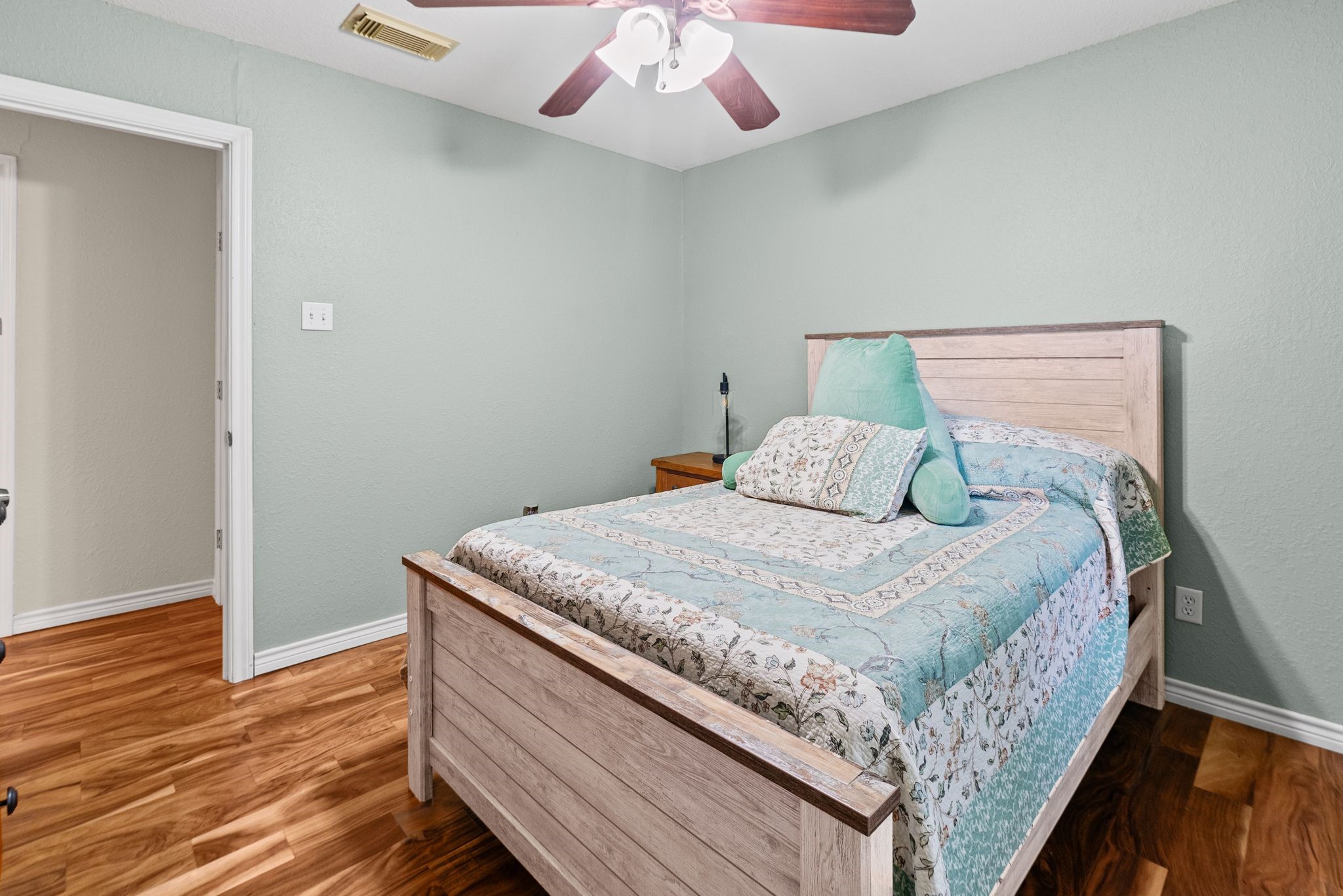 712 S Grand Street Wolfe City TX 75496
