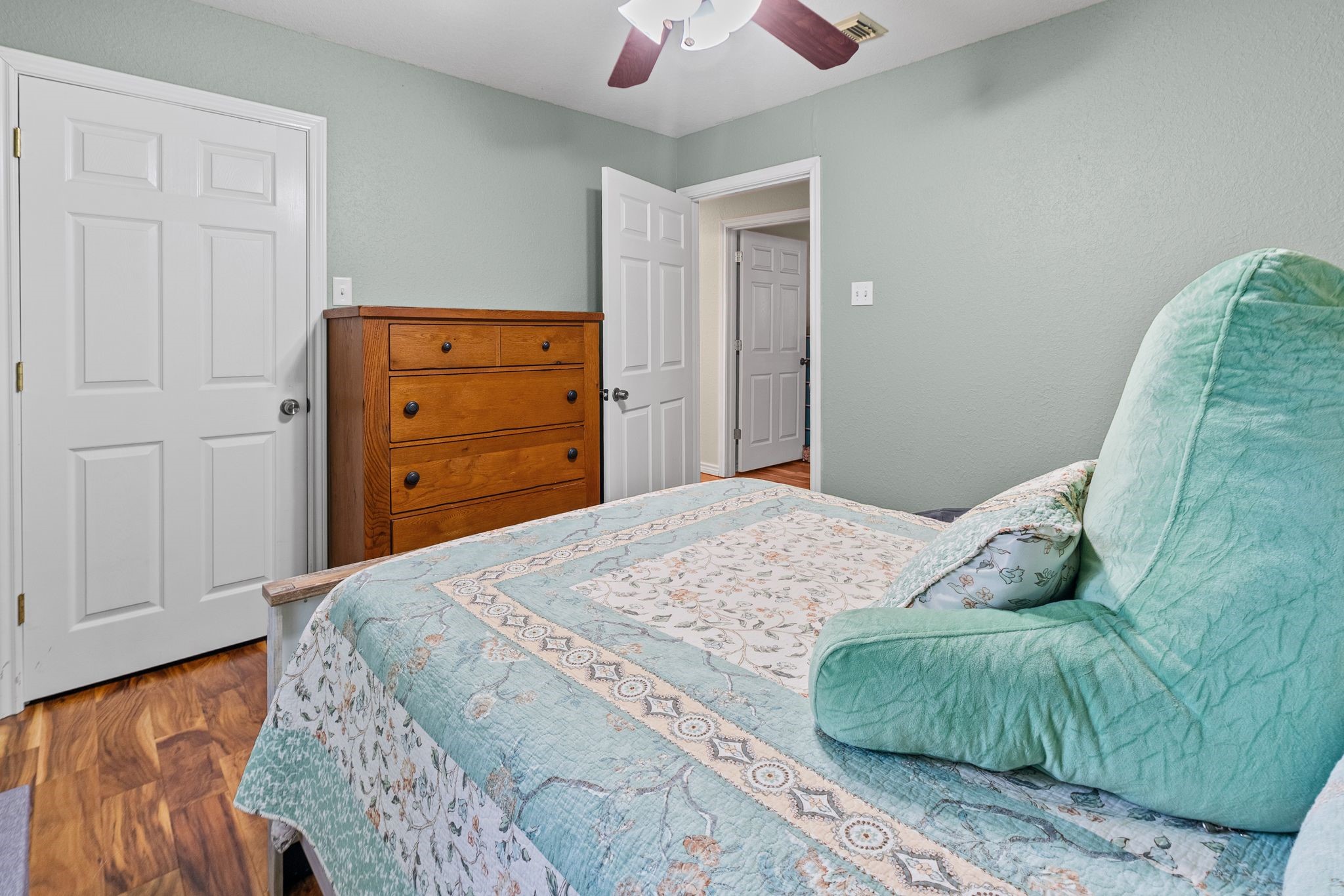 712 S Grand Street Wolfe City TX 75496