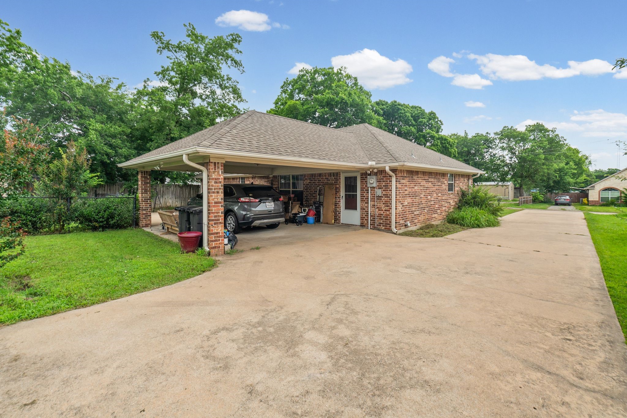 712 S Grand Street Wolfe City TX 75496
