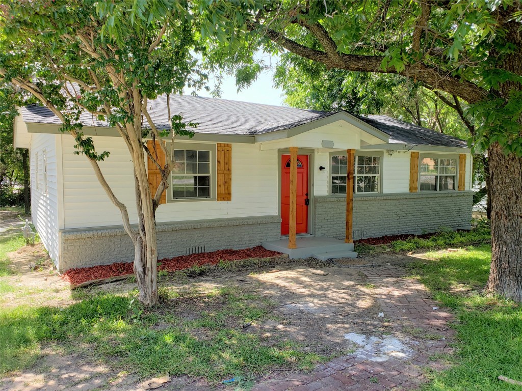 205 N Lyndalyn Avenue Desoto TX 75115