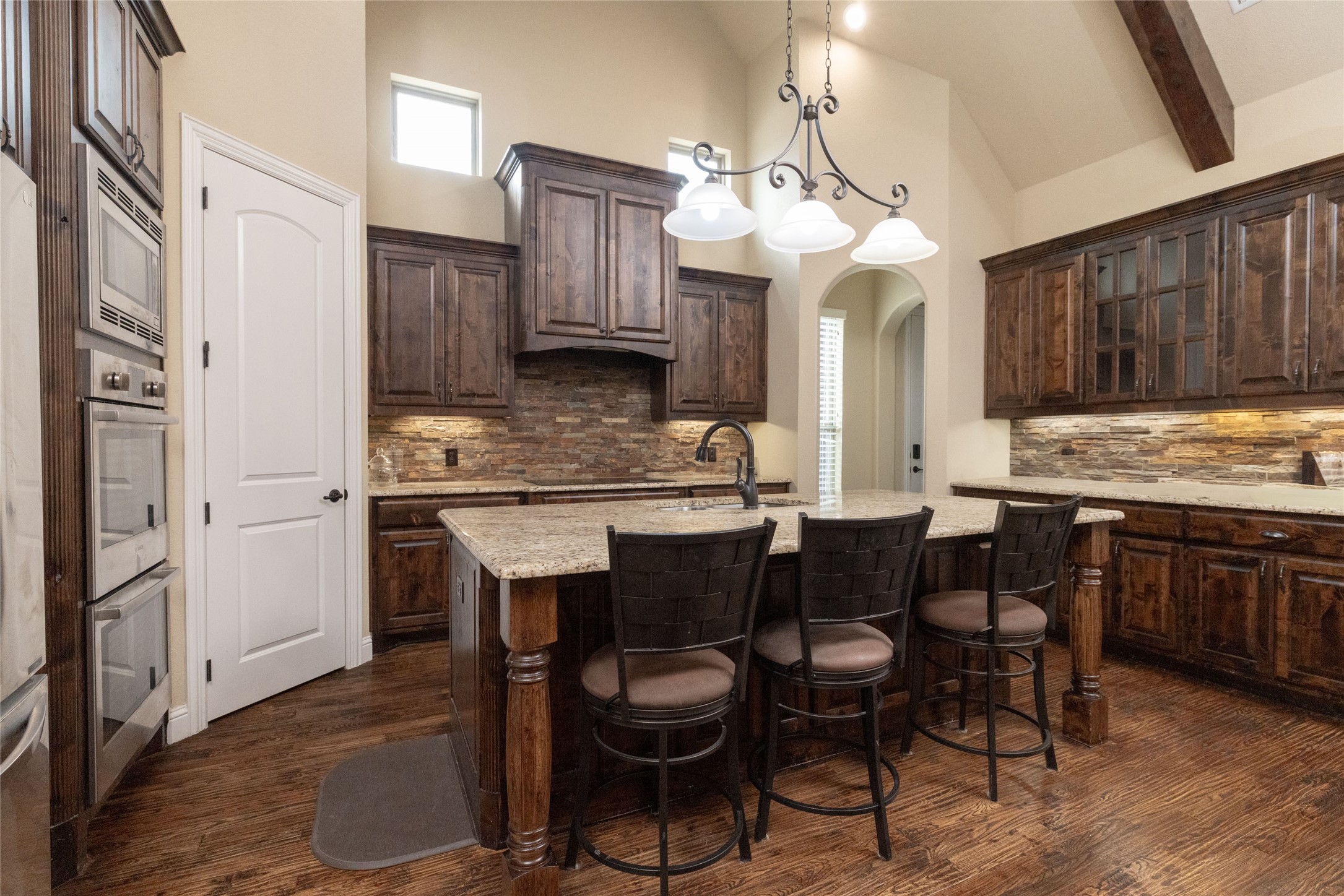 9111 Iron Mountain Trail Justin TX 76247