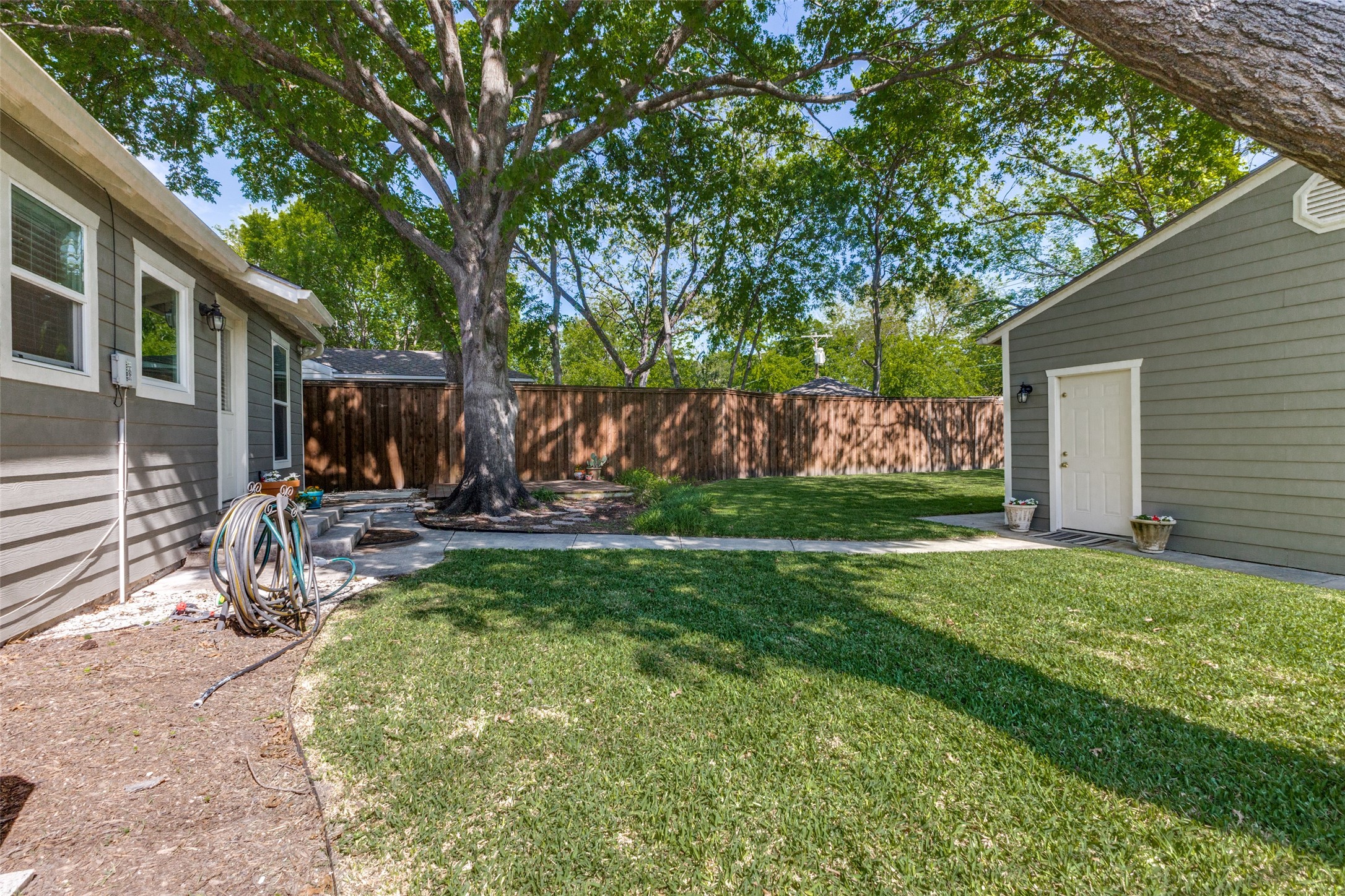 1318 Fuller Drive Dallas TX 75218