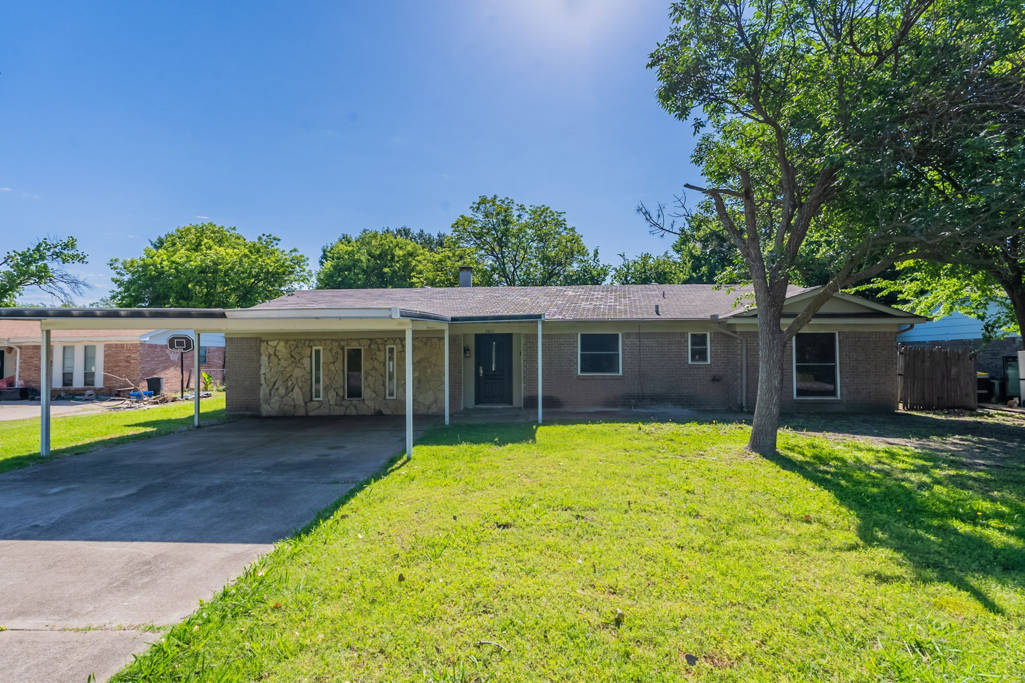 1011 John Reagan Street Benbrook TX 76126
