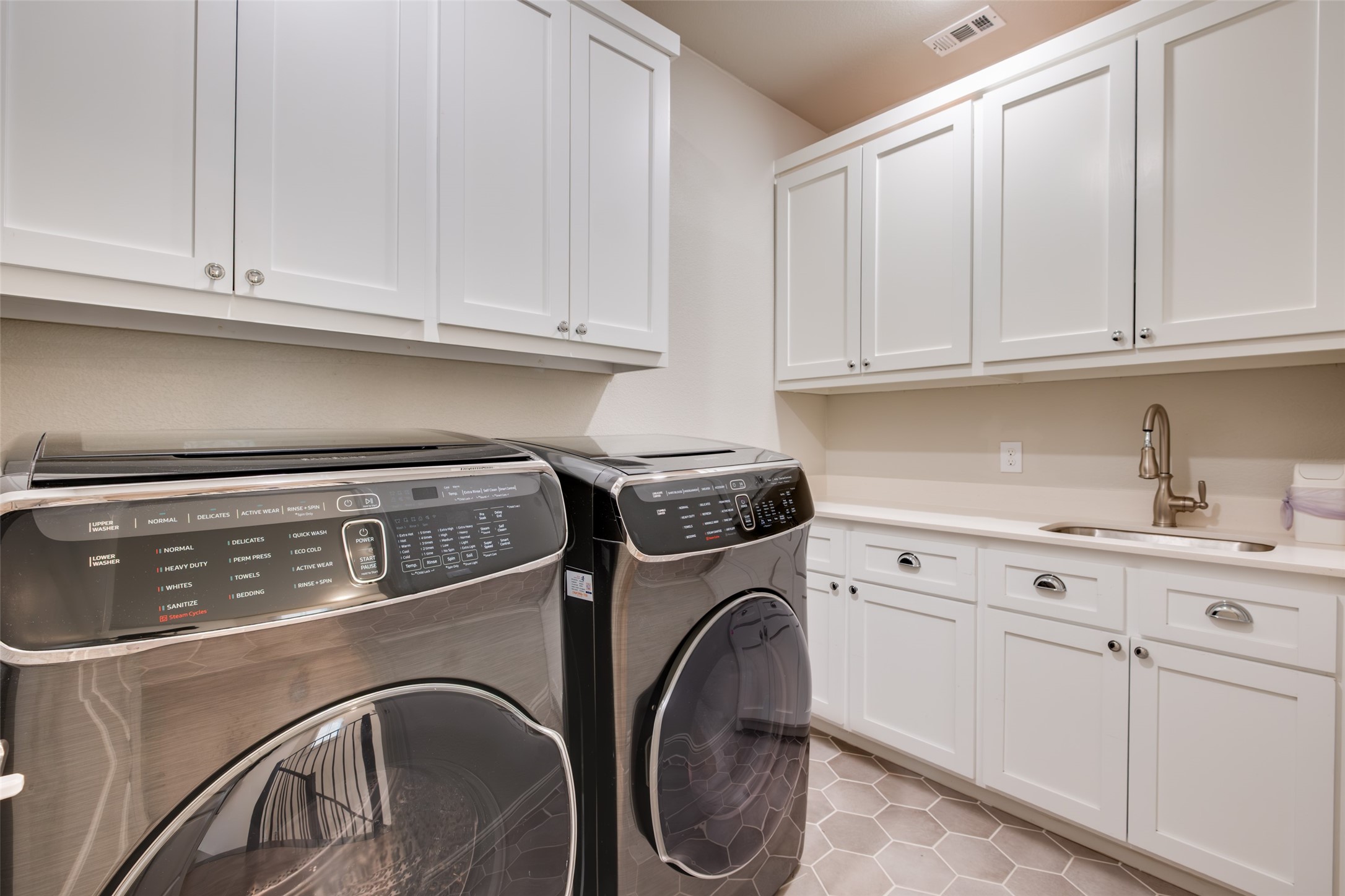 7124 Soto Street Dallas TX 75223