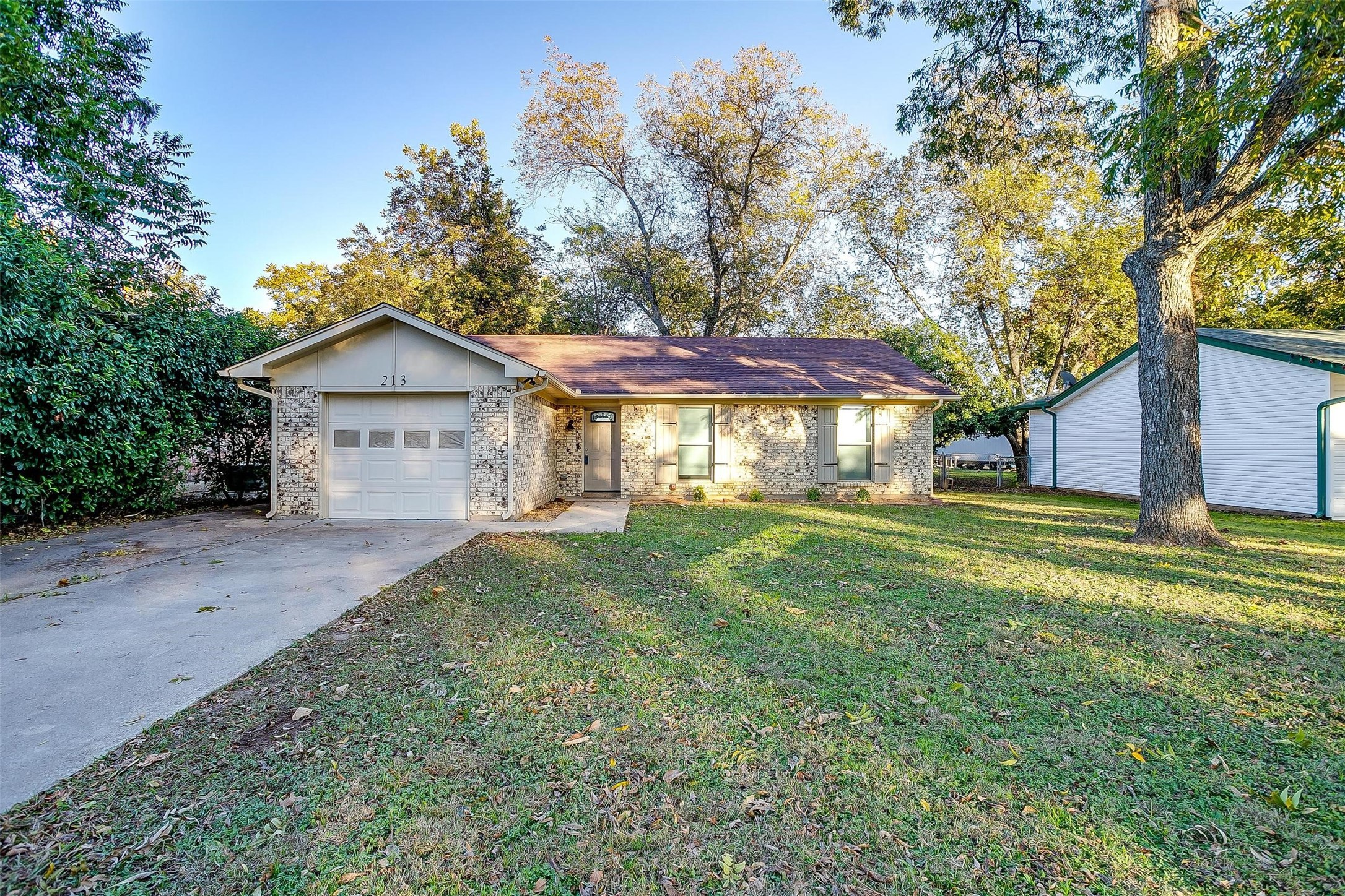 213 S Scott Street Burleson TX 76028