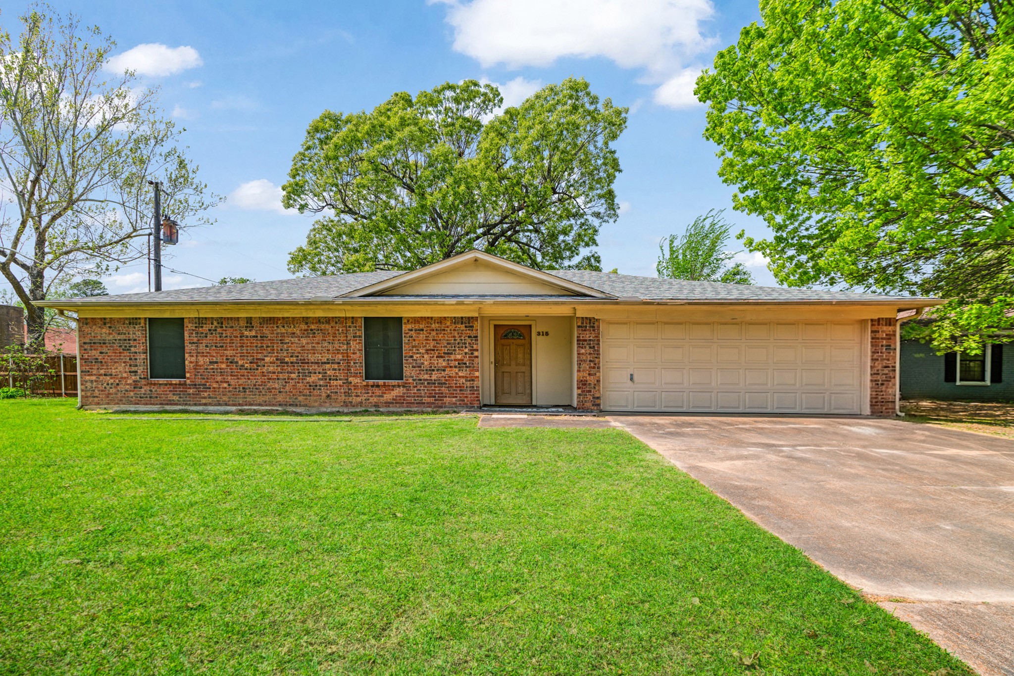 315 34th Street NE Paris TX 75460