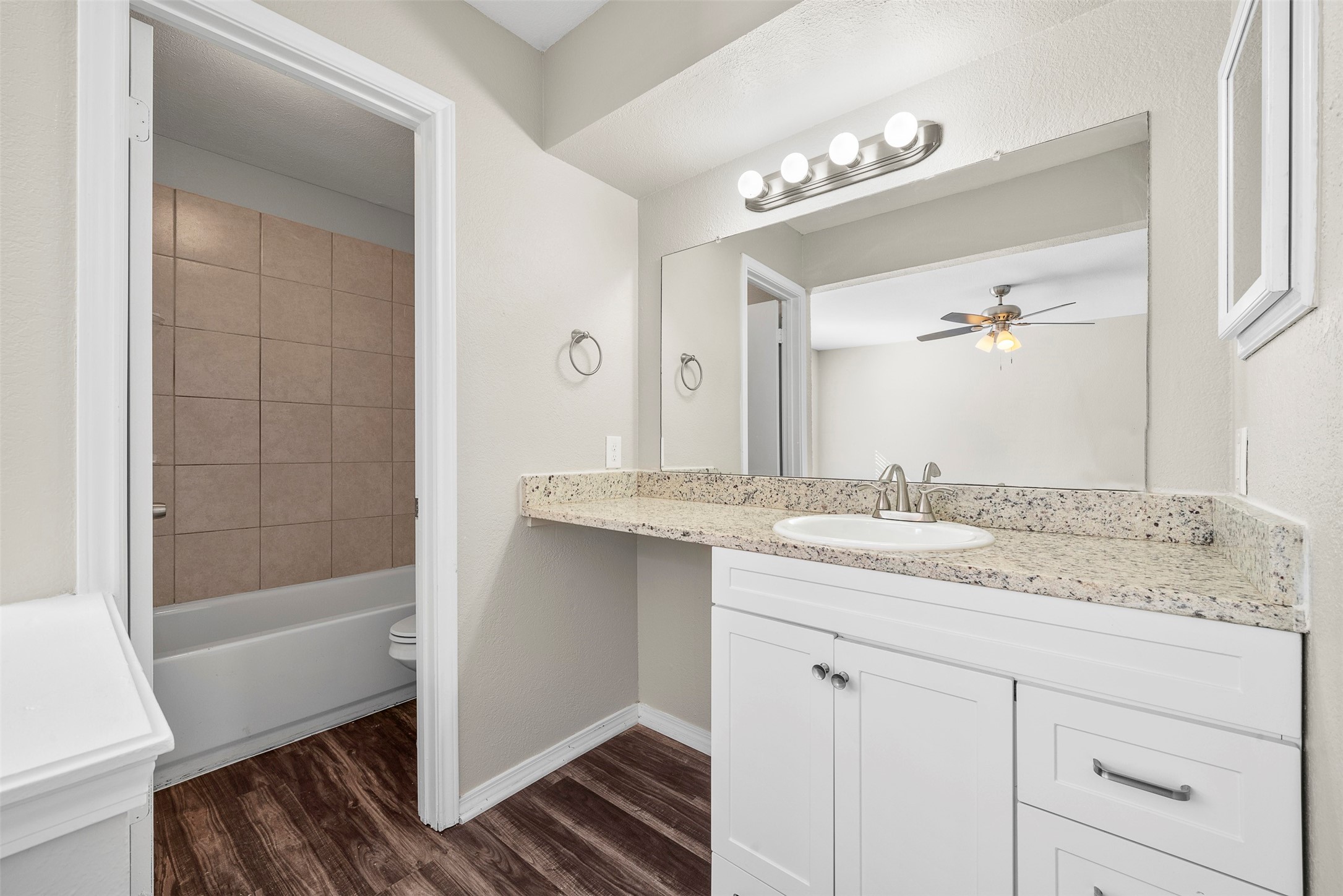 4221 Iola Avenue The Colony TX 75056