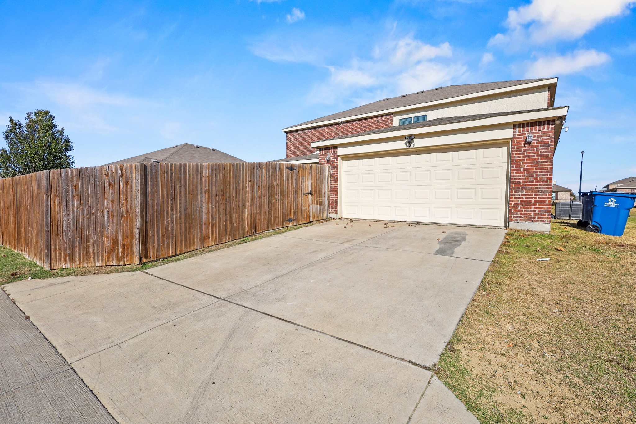 728 Jewelflower Drive Desoto TX 75115