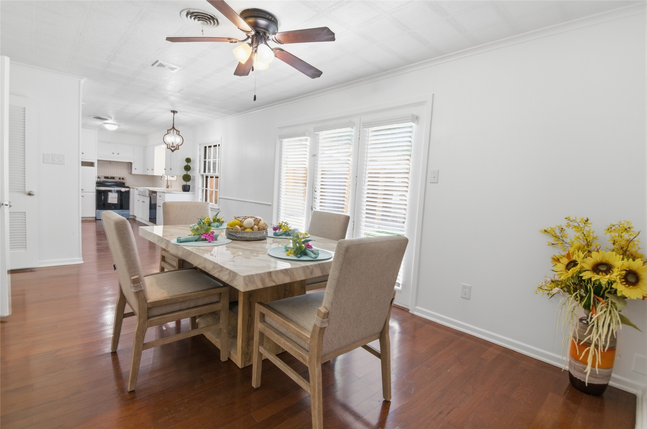 4216 Selkirk Drive W Fort Worth TX 76109