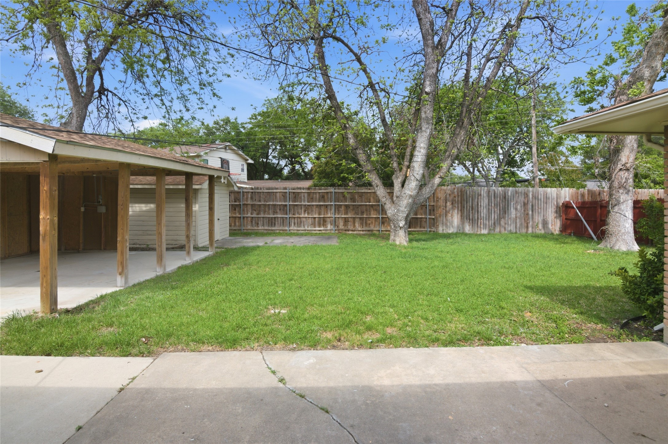 4216 Selkirk Drive W Fort Worth TX 76109