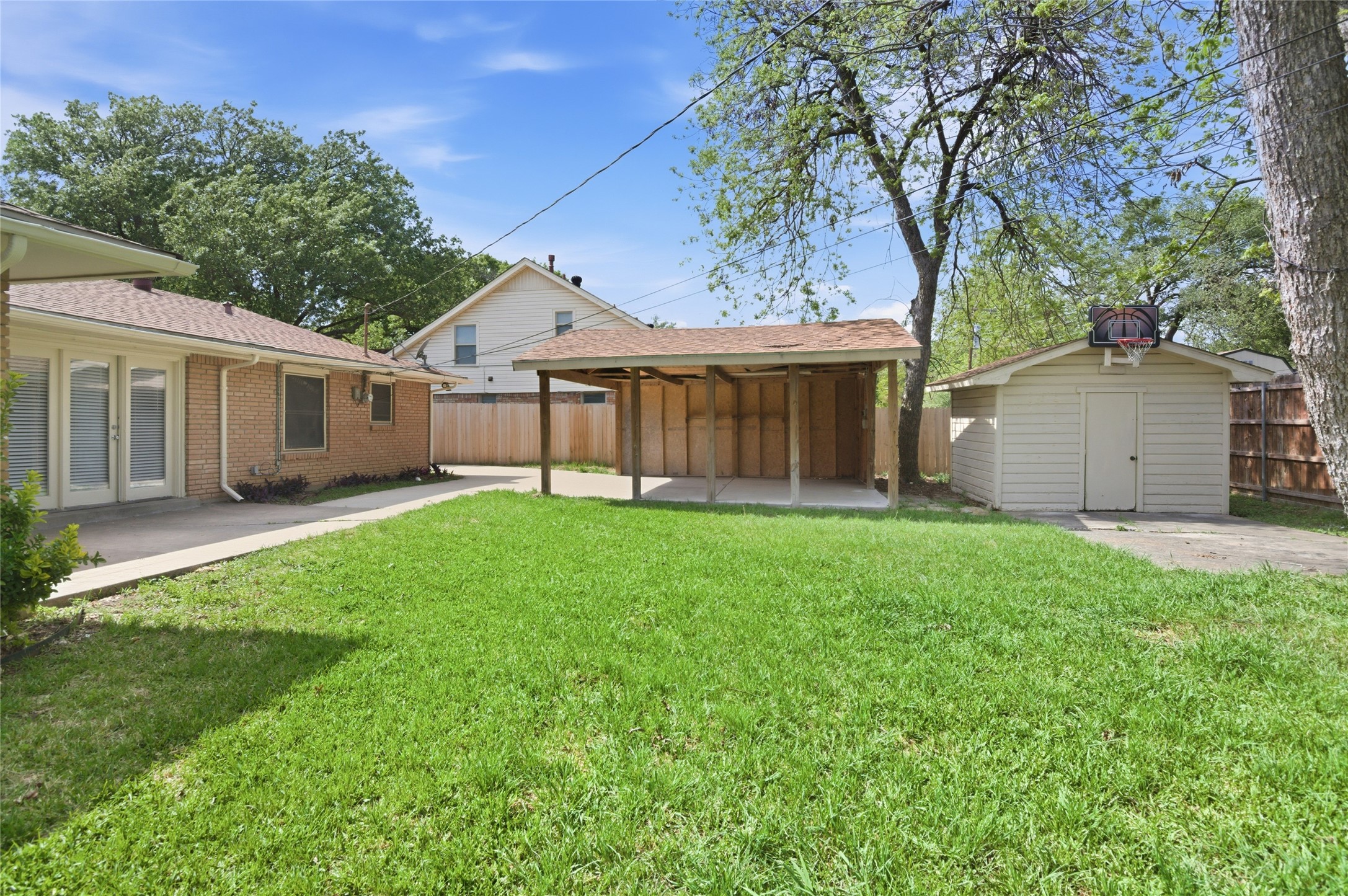 4216 Selkirk Drive W Fort Worth TX 76109