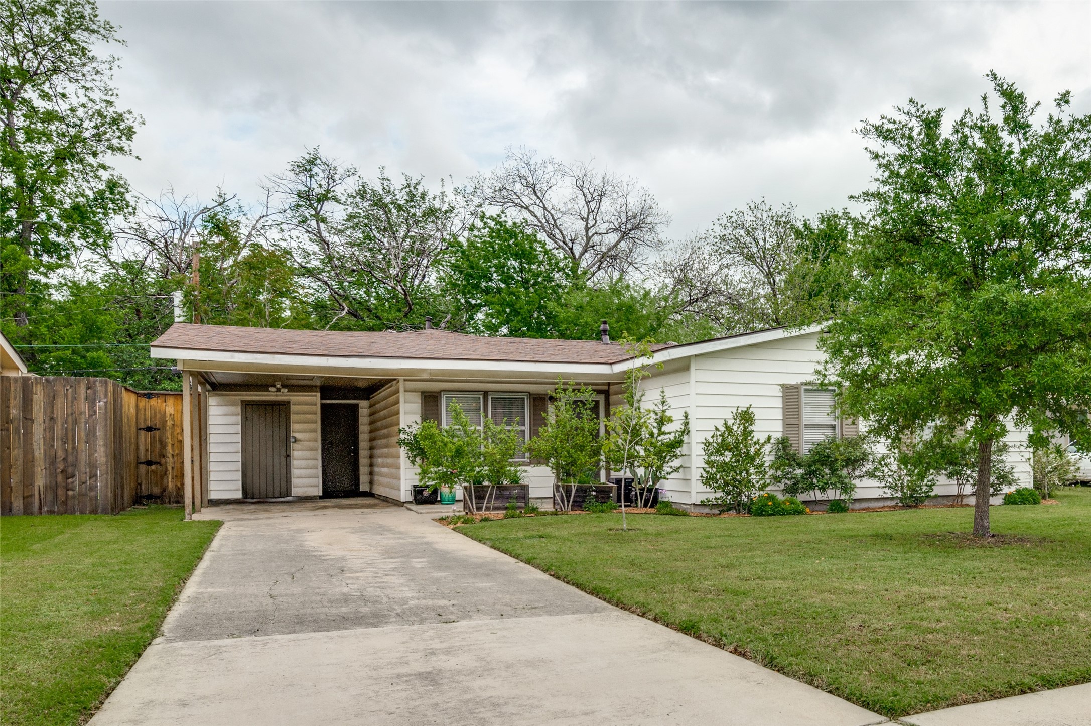 5824 Carb Drive Westworth Village TX 76114