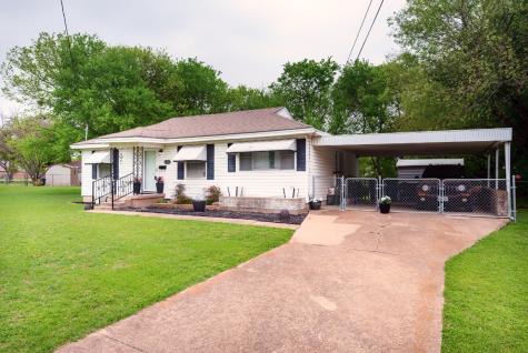 645 Griffin Street Lancaster TX 75146