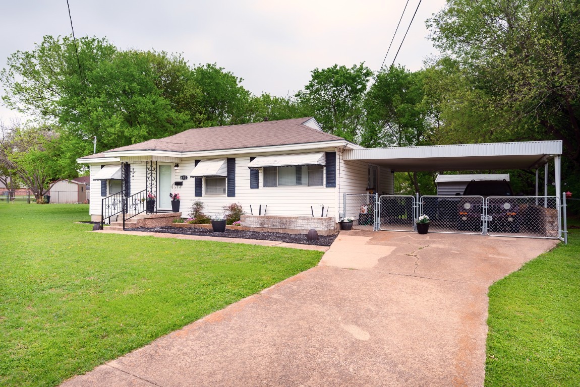 645 Griffin Street Lancaster TX 75146
