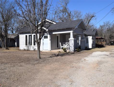 618 Woodard Avenue Cleburne TX 76033