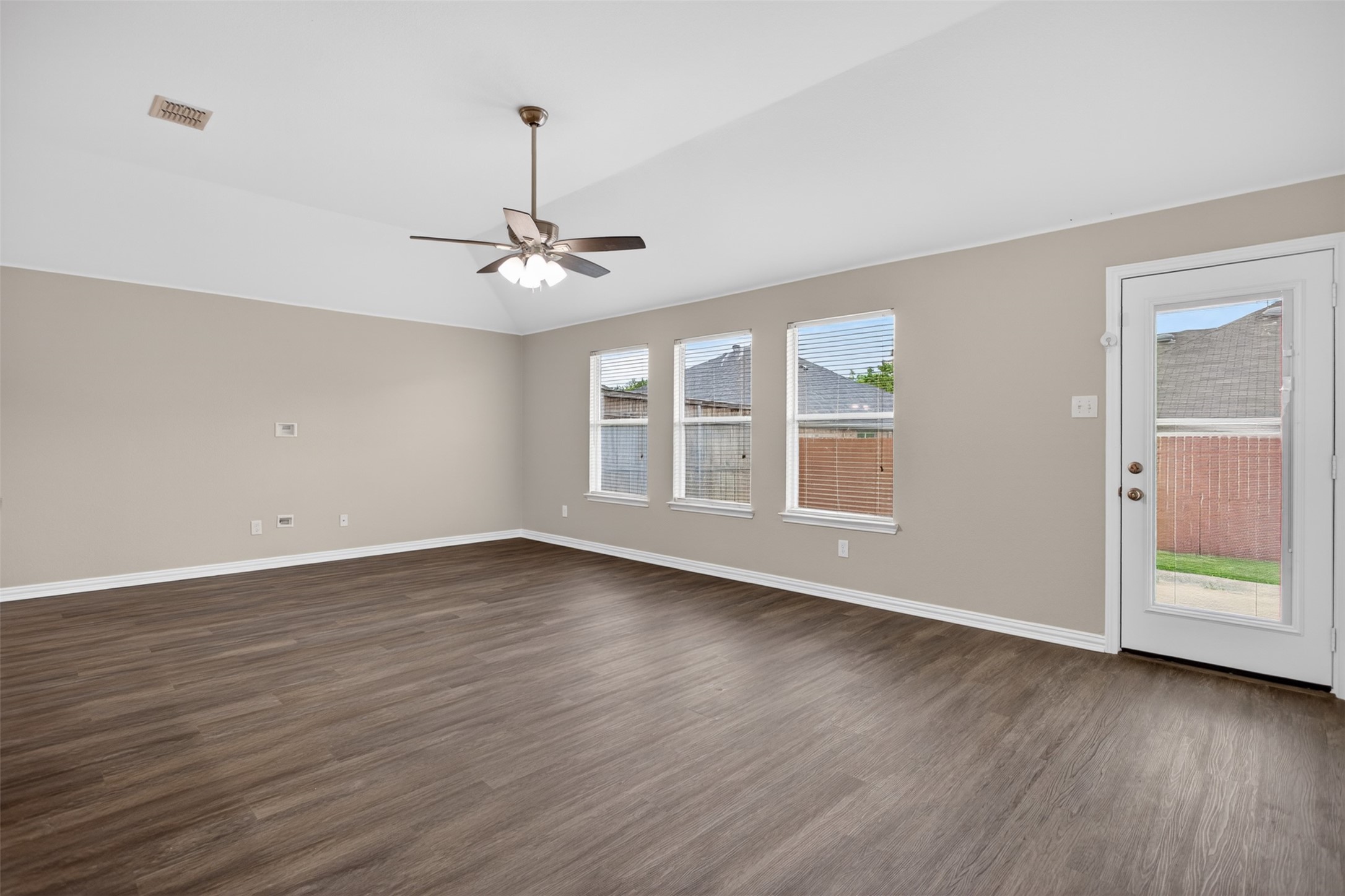 921 Bowie Drive Lavon TX 75166