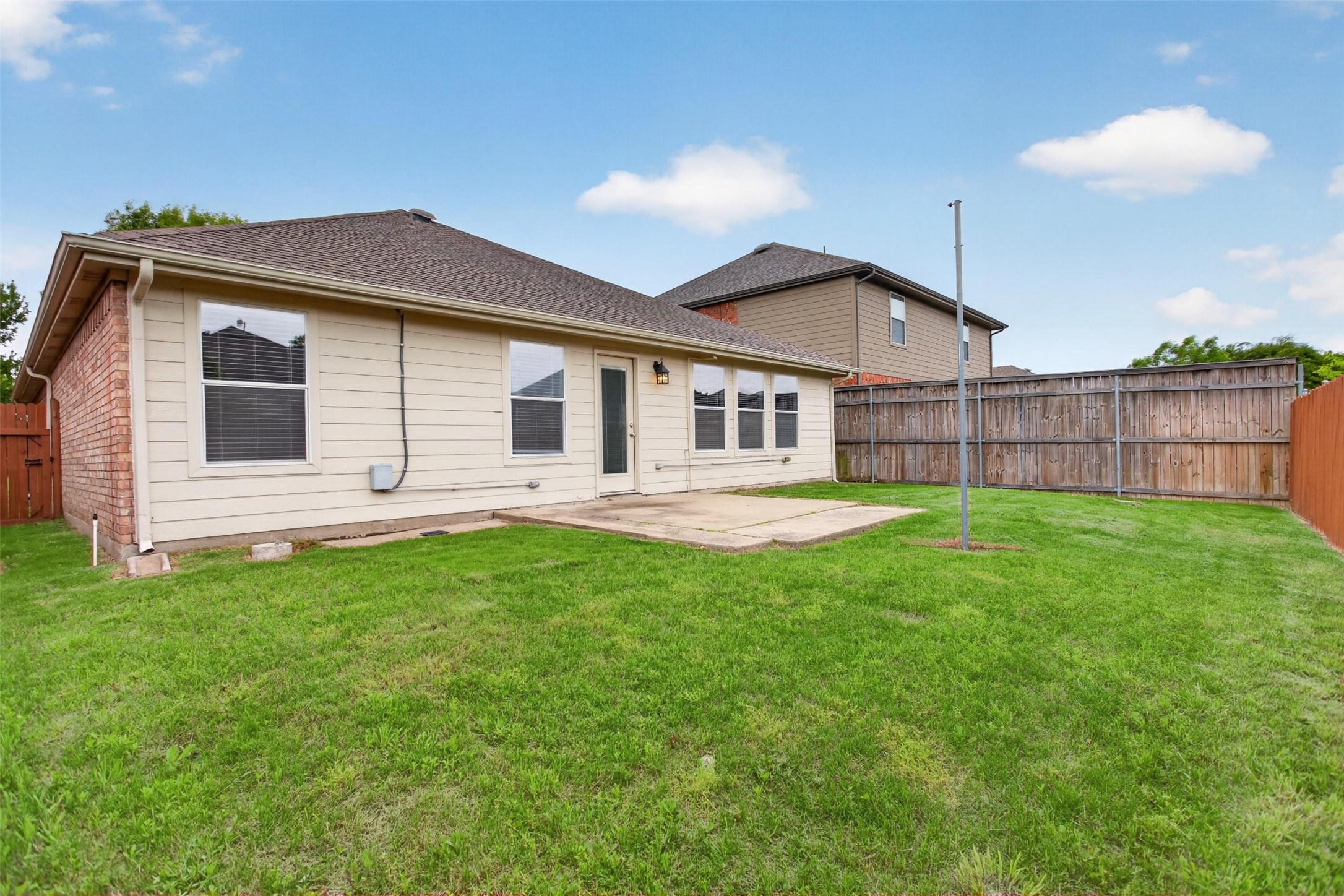 921 Bowie Drive Lavon TX 75166