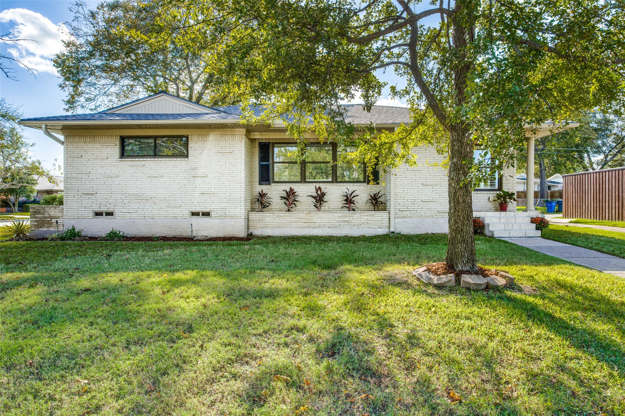 9005 Livenshire Drive Dallas TX 75238