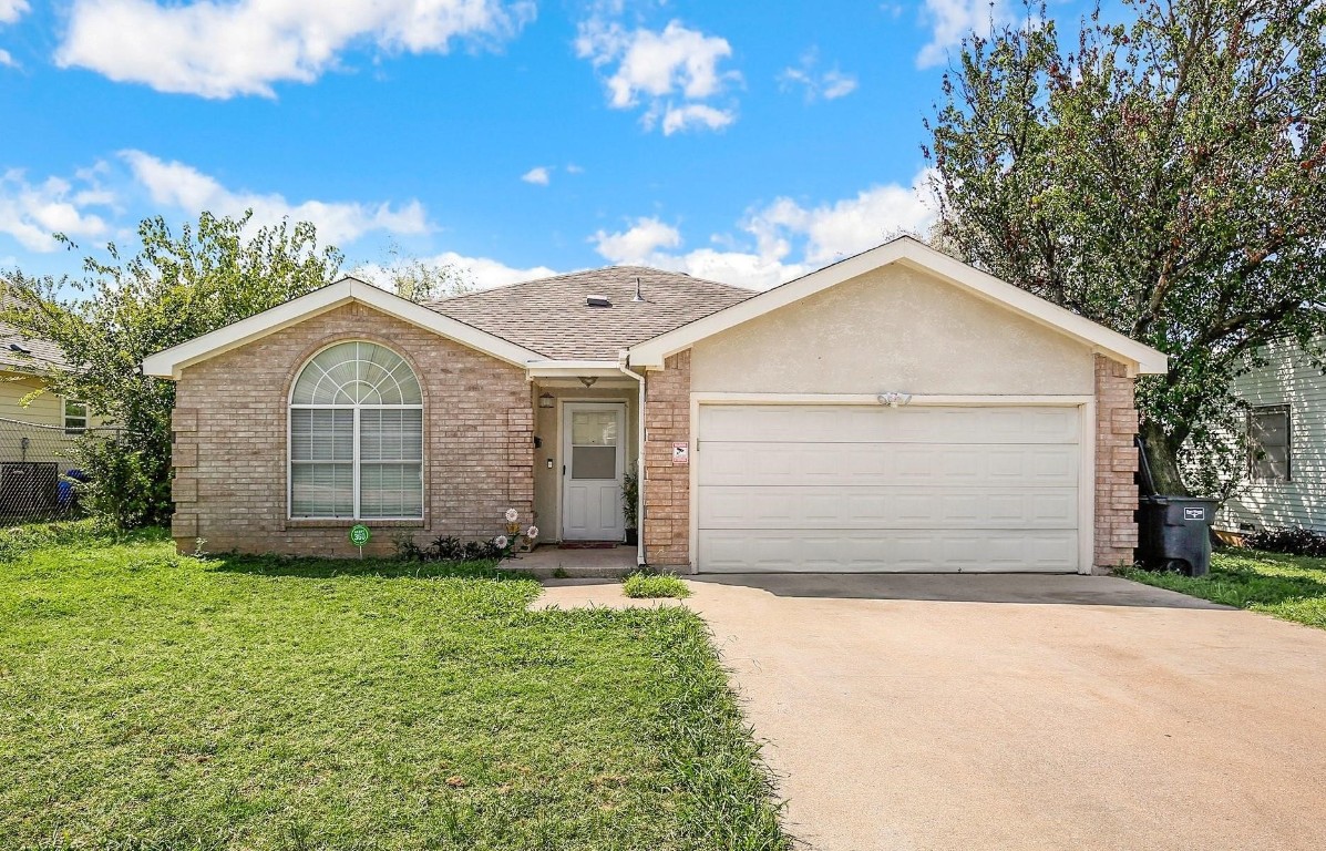 2912 Canberra Court Fort Worth TX 76105