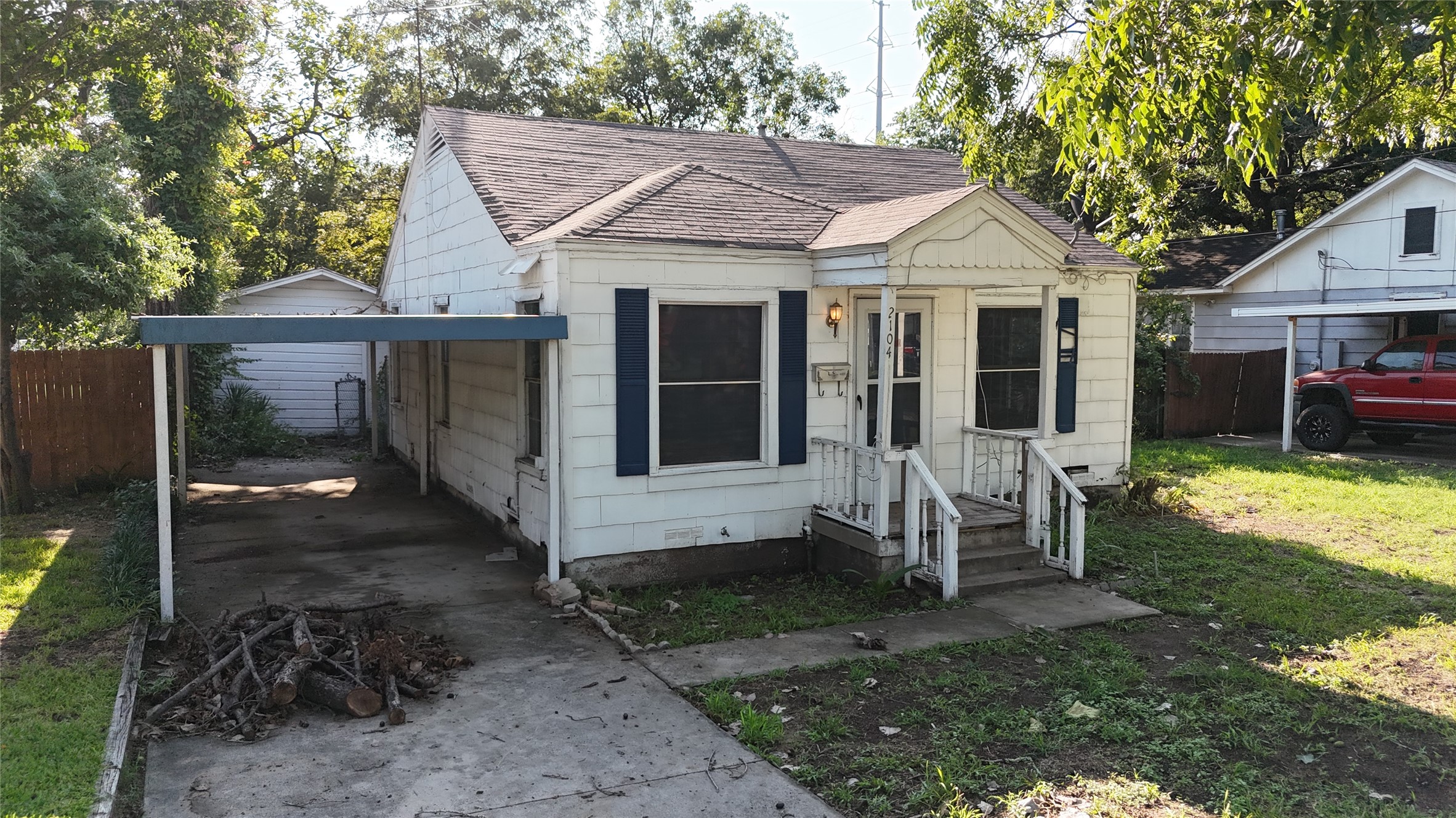 2104 Oakwood Street Haltom City TX 76117