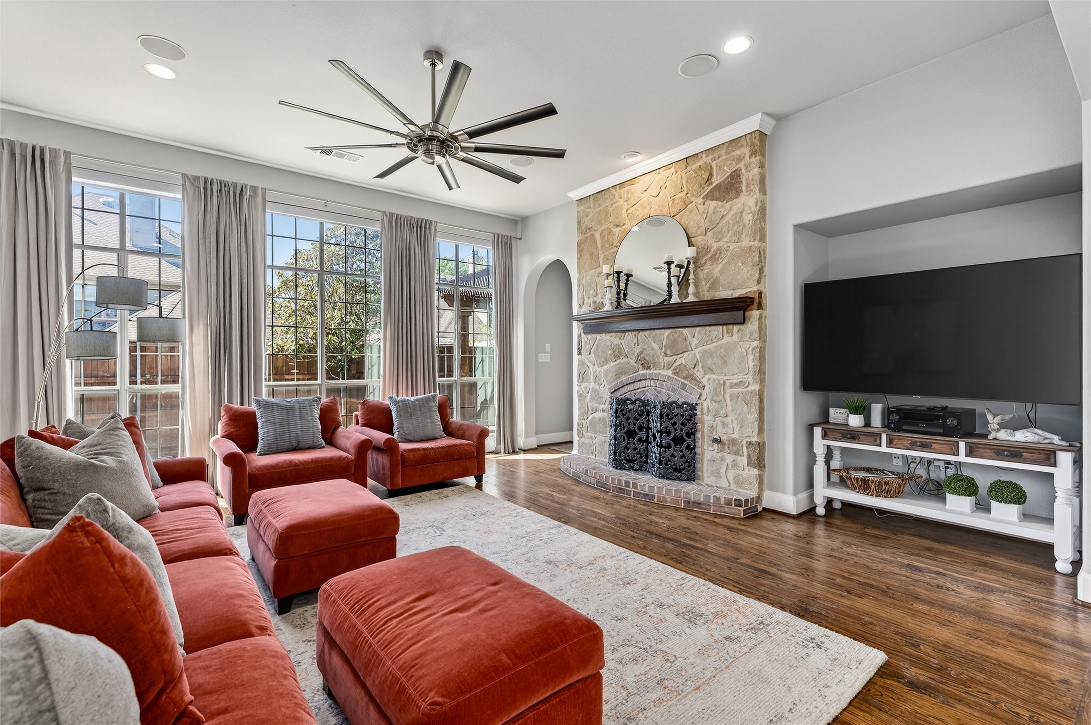 813 Moss Cliff Circle Mckinney TX 75071