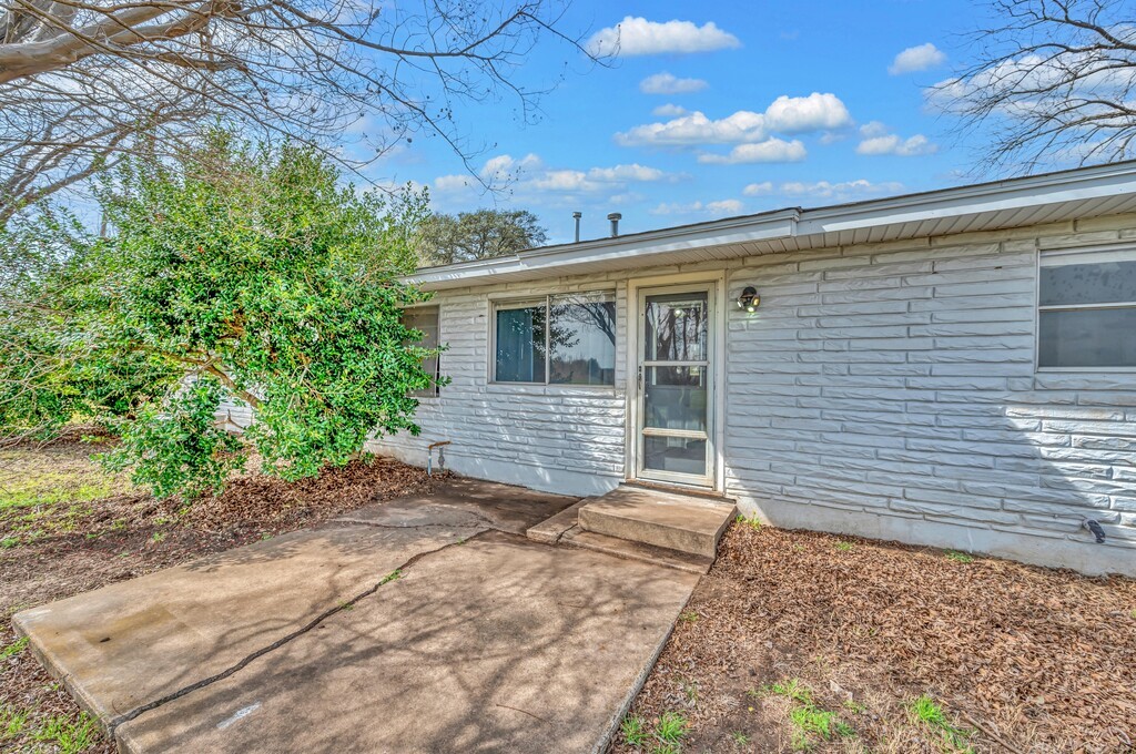 201 Old Steinbeck Road Waco TX 76708