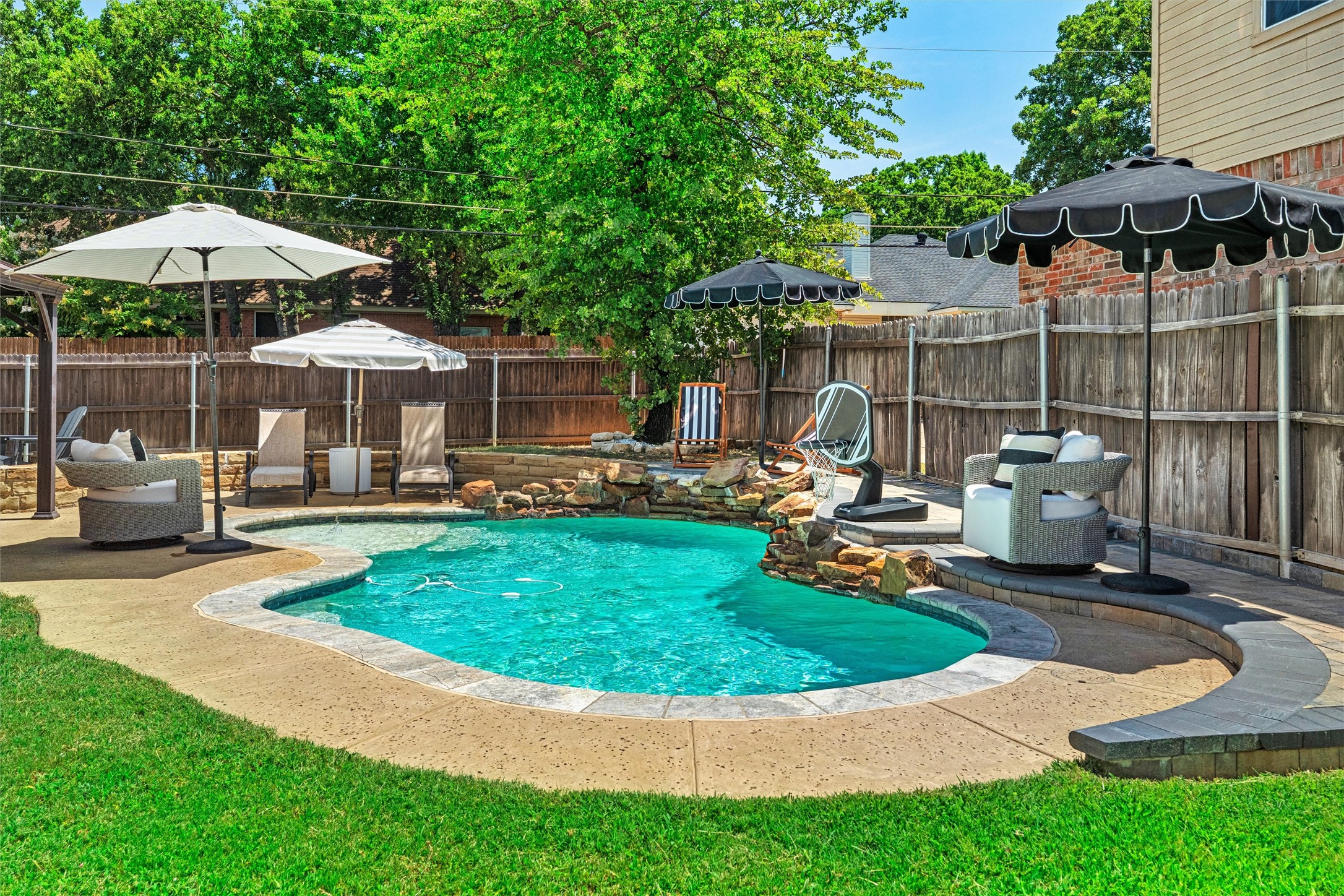 5605 Chimney Rock Drive Arlington TX 76017