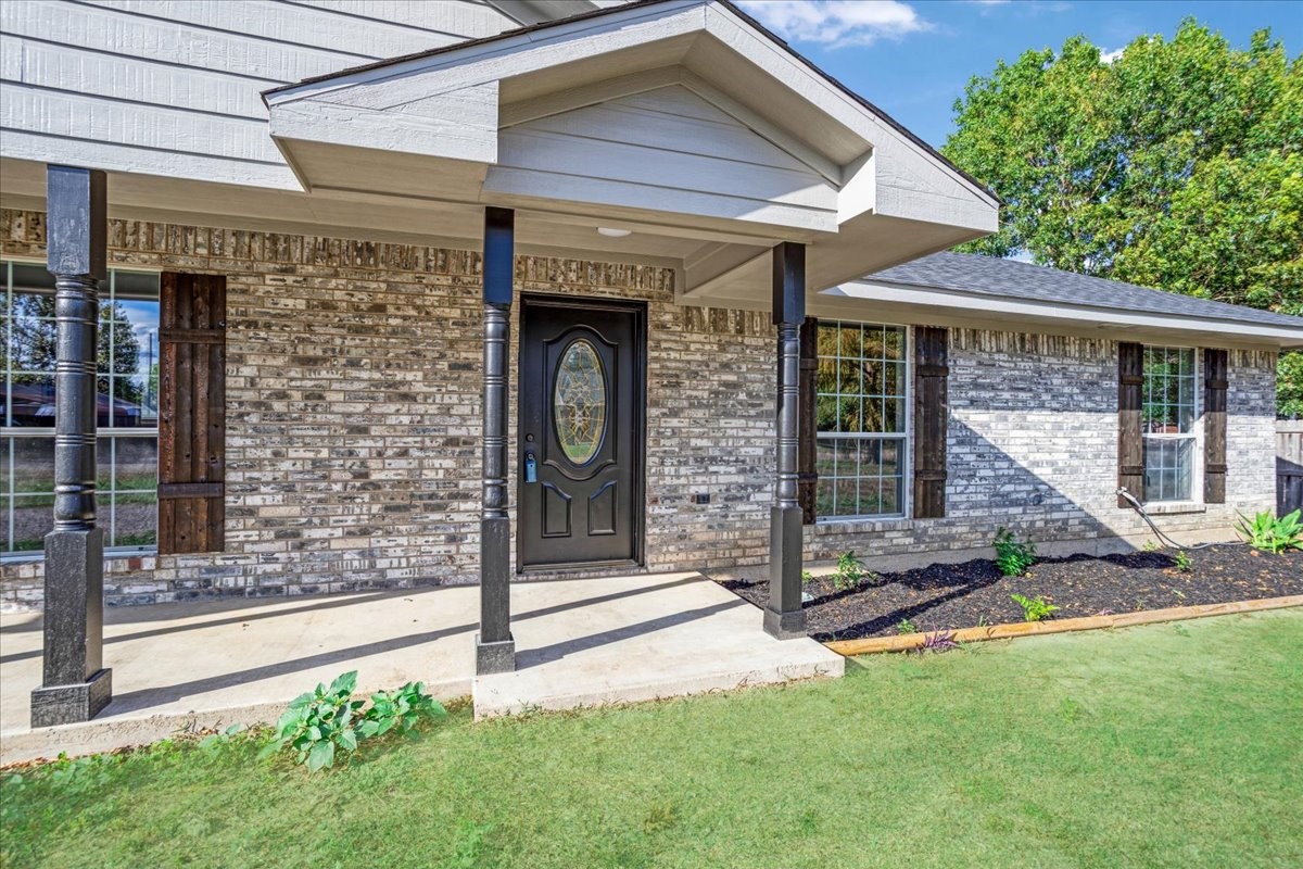 108 W College Street Leonard TX 75452