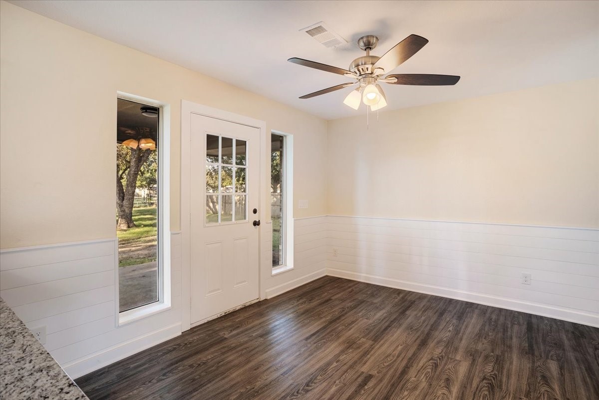 108 W College Street Leonard TX 75452