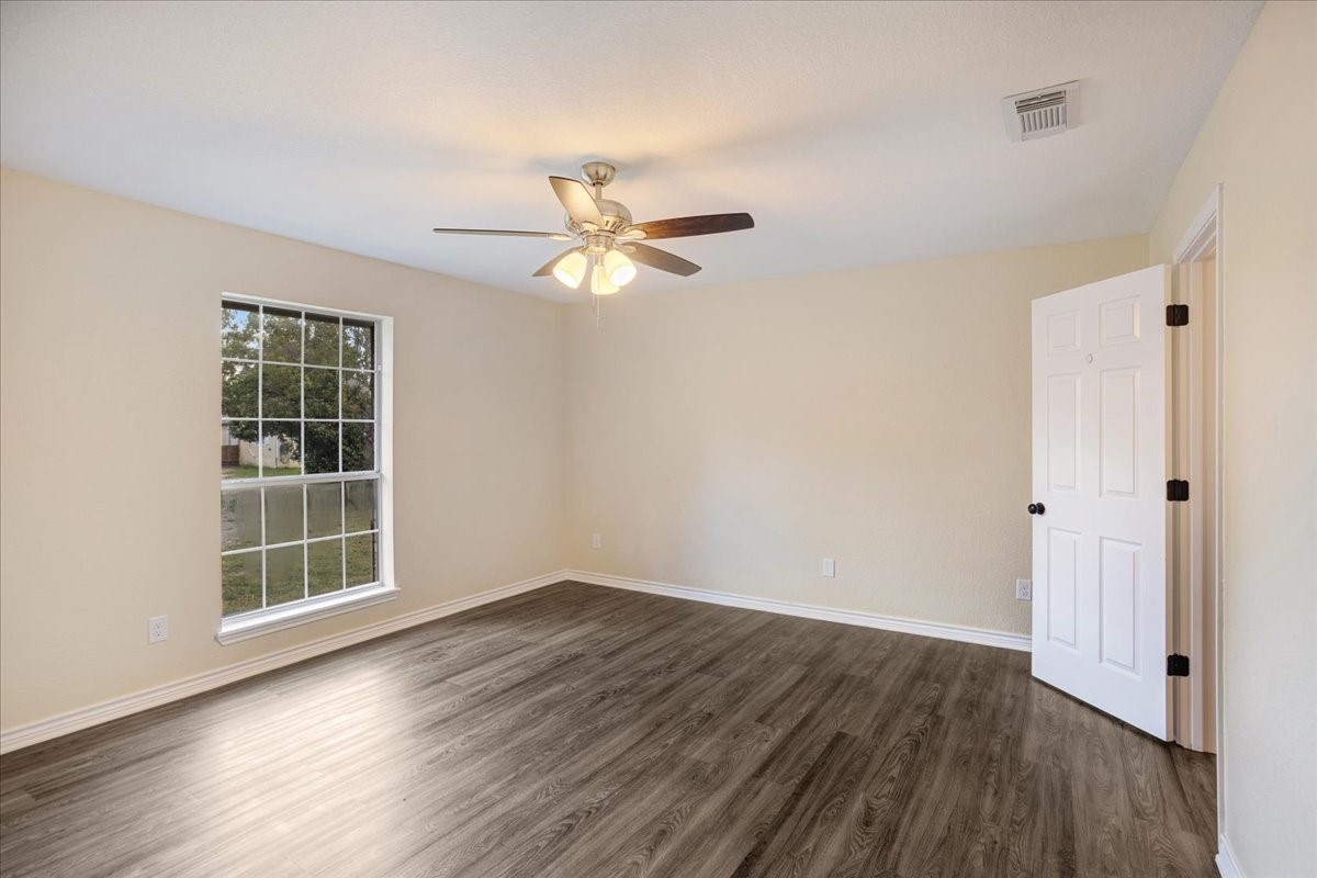 108 W College Street Leonard TX 75452