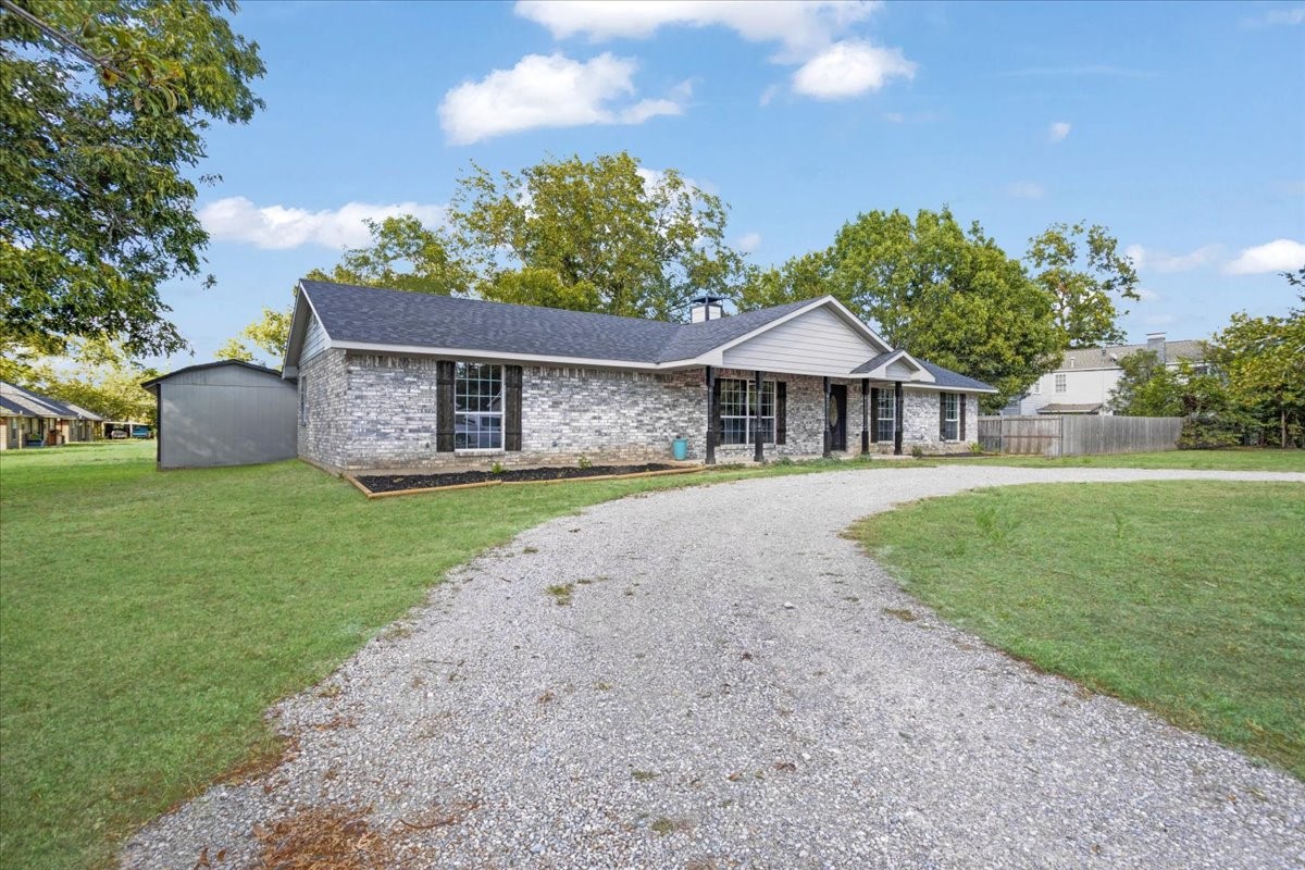 108 W College Street Leonard TX 75452