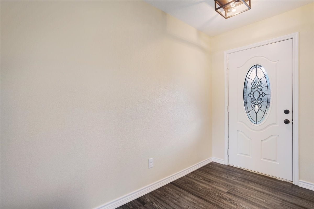108 W College Street Leonard TX 75452