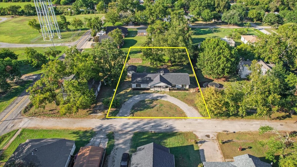 108 W College Street Leonard TX 75452