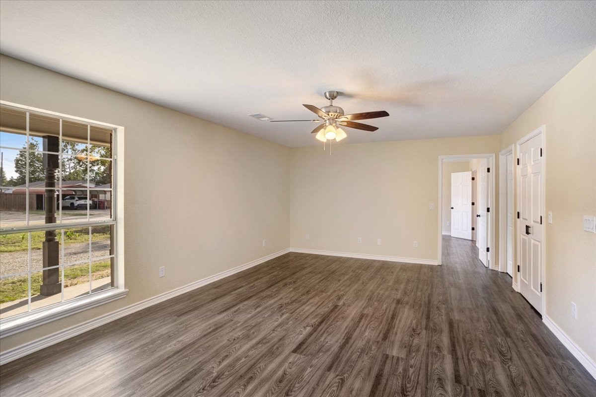 108 W College Street Leonard TX 75452